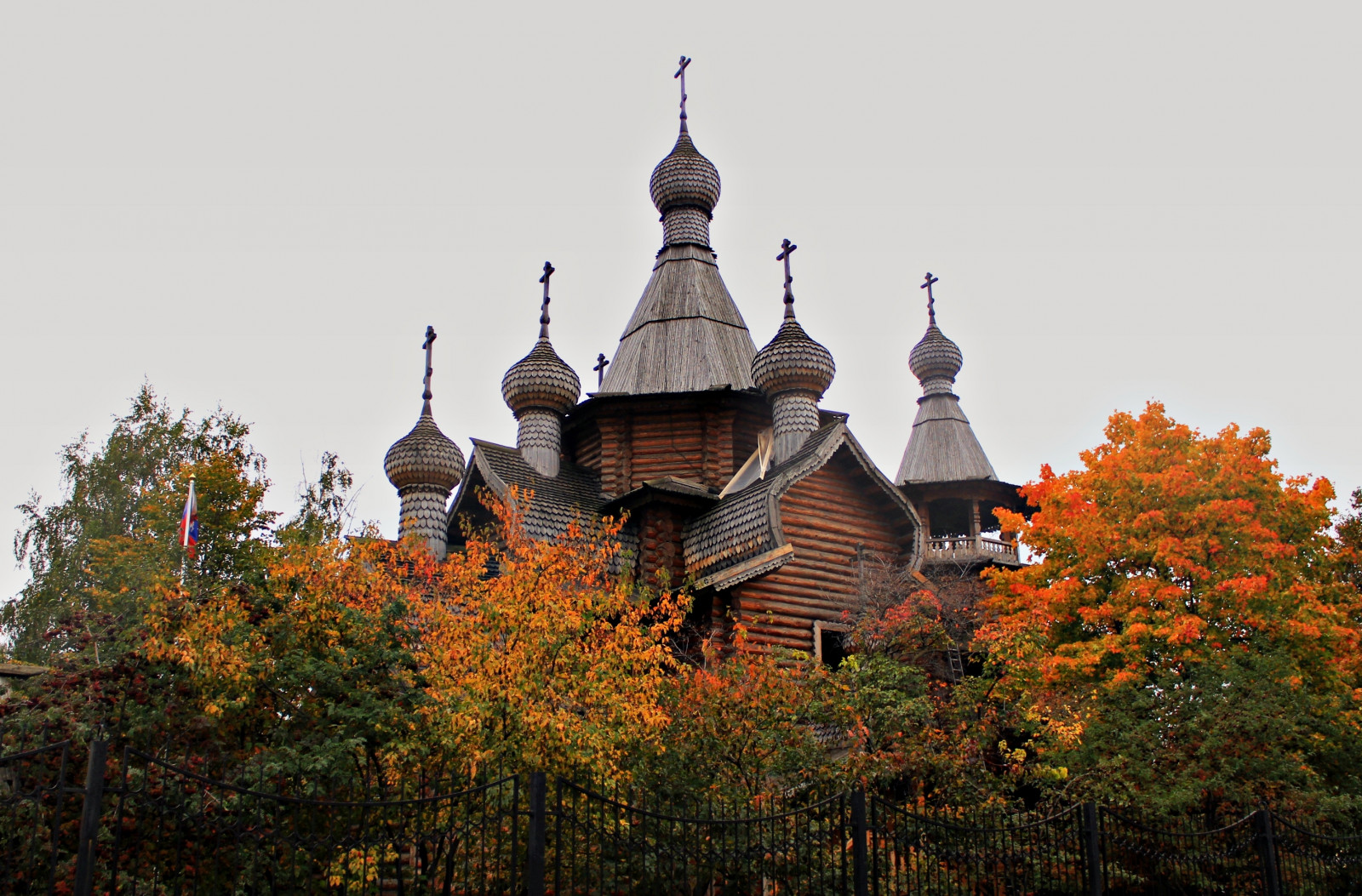 tempio, alberi, vecchio, città, architettura, Mosca, costruzione, cielo, storia, Russia, religioso, Chiesa, antiquariato, cristianesimo, russo, religione, Cattedrale, Ortodosso, cappella, guglia, chateau, settembre, ARTE, albero, autunno, foglia, pianta, histoire, chapelle, punto di riferimento, architettura, facciata, attrazione turistica, luogo di culto, storico, templi, campanile, architettura medievale, Chrze cija stwo, Cristianismo, Cristianesimo