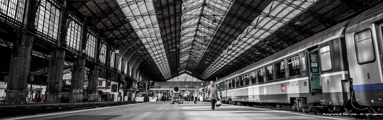 černobílý, město, ulice, architektura, auto, budova, vozidlo, fotografování, vlak, symetrie, vlakové nádraží, Kánon, Francie, život, Evropa, Paříž, doprava, metropole, Lightroom, struktura, rychlá přeprava, canon5dmarkii, strom, centrum, cestovat, flickr, stanice, fotografie, pouliční život, městský život, centrum města, dráha, streetphotography, quai, litovat, nejlepší, nb, llenses, objectif, reflexe, urban area, Černý a bílý, monochromatické fotografování, Metropolitní oblast, grandangle, veřejná doprava, železniční doprava, kolejová vozidla, selectivecoloring, citypulse, digitalphoto, městské centrum, NUMERIQUE, garedausterlitz, townlife, digitalprocess, streetsoul, deniscalisecopyright