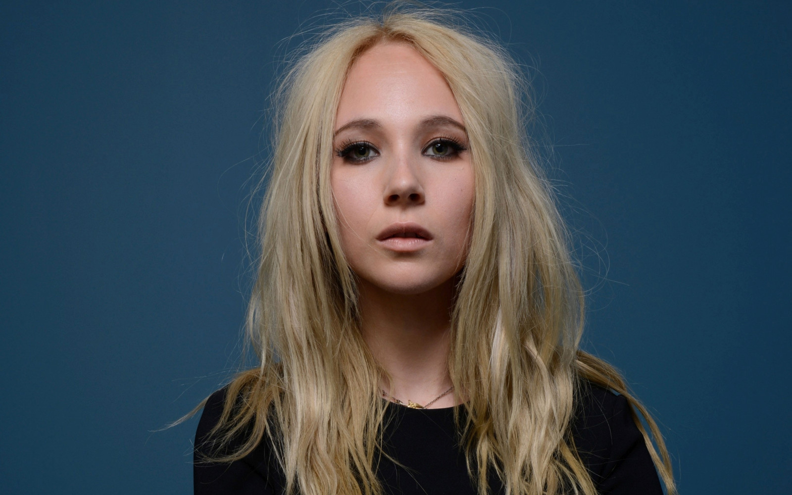tvář, model, portrét, blondýnka, dlouhé vlasy, fotografování, zpěvák, herečka, modrý, Juno Temple, móda, vlasy, pusa, nos, Osoba, hlava, supermodelka, zpěv, dívka, krása, oko, dáma, blond, účes, portrétní fotografie, focení, hnědé vlasy, umění model, člověk barva vlasů, zblízka
