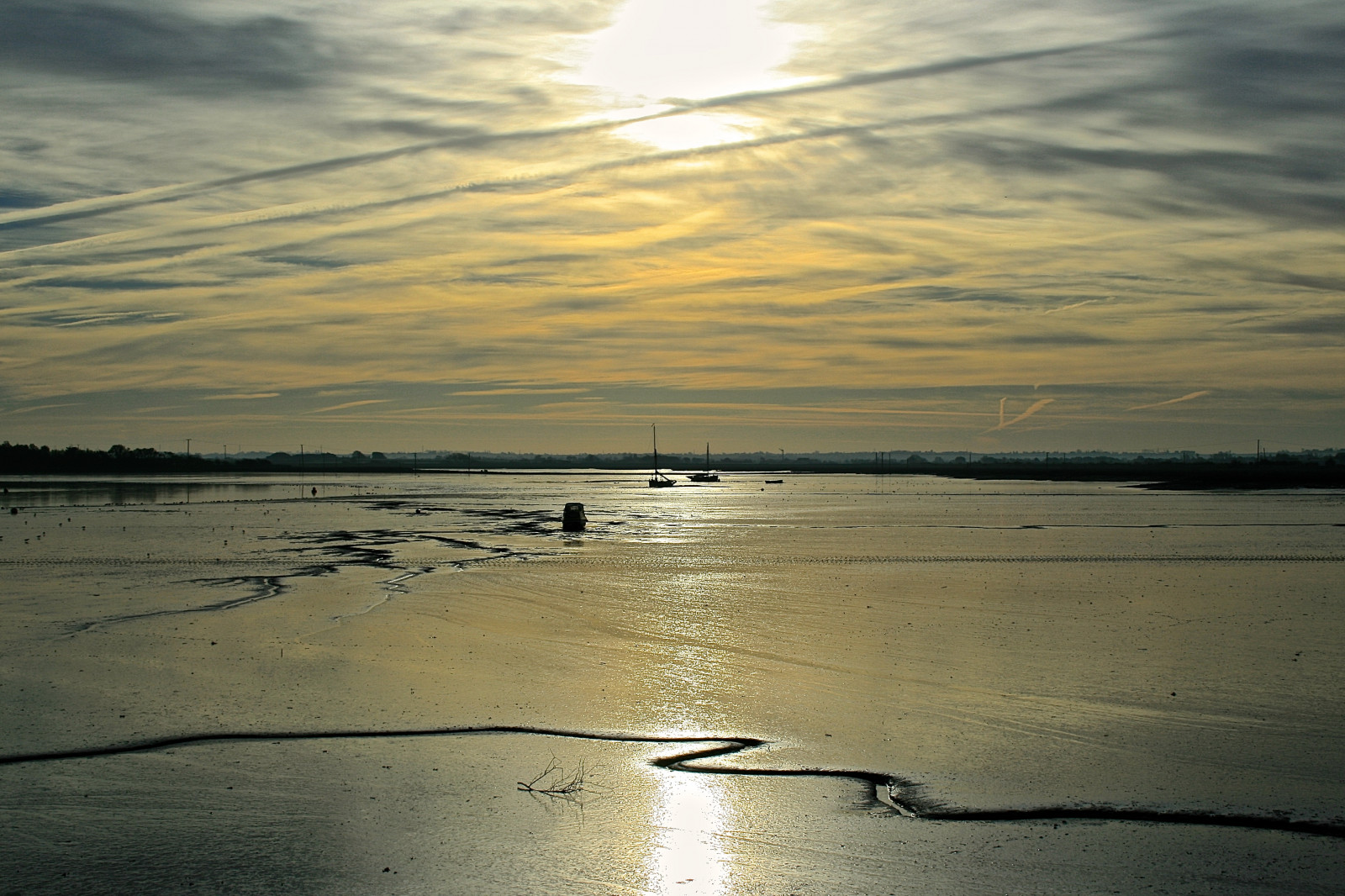 hav, England, Sol, landskab, digt, storbritannien, nt, kultur, ely, lavvande, Slagmark, vikinger, nationaltrust, Essex, mudderbanker, canoneos, danskere, dæmning, Ramsey, Maldon, ebbe, elycathedral, oldenglish, Anglosaxon, englishvillage, Ebbtide, battlesite, tidalflats, riverblackwater, northeyisland, essexlife, coastalwetlands, byrhtnoth, ebbingtide, thebattleofmaldon, brihtnoth, beorhtnoth, anglosaxonchronicle, 991ad, culturecollective, vespacollective, libereliensis, bookofely, followingthefootstepsofthepast991ad, ramseychronicle