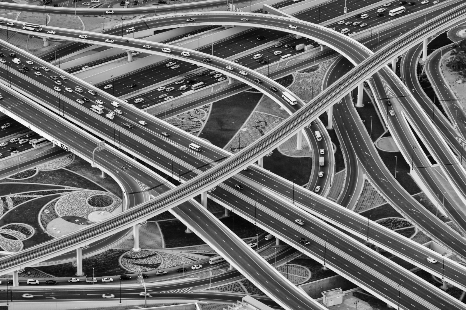 kontrast, bílý, Černá, černobílý, město, ulice, architektura, městský, budova, silnice, symetrie, ocel, geometrie, kov, provoz, metropole, struktura, infrastruktura, úhel, tělesné, cars, spojení, čára, dráha, mezník, struktury, Černý a bílý, monochromatické fotografování, Metropolitní oblast, denní osvětlení, skancheli, fixed link