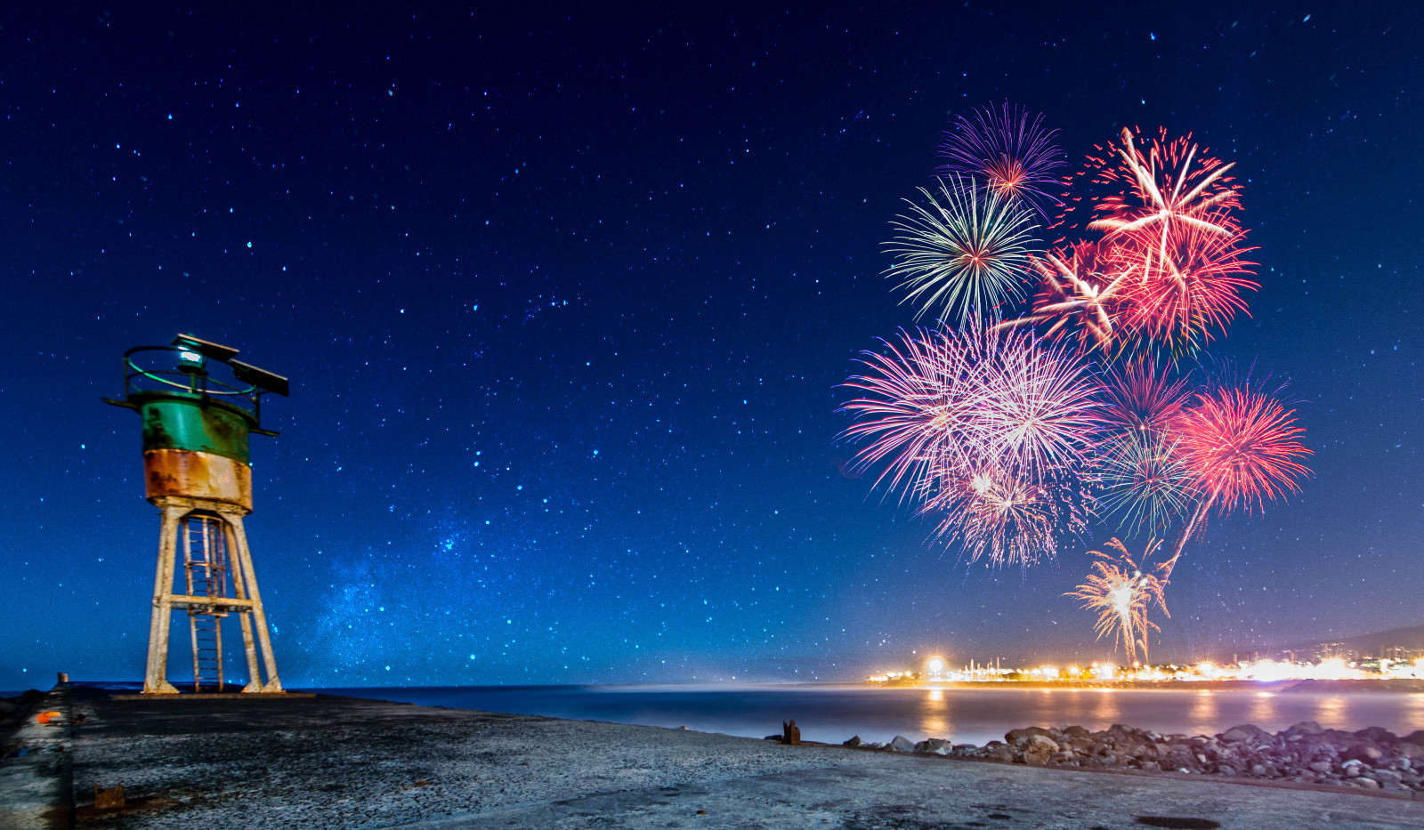 Wallpaper : light, color, beach, night, Fiesta, fireworks, fete, nuit
