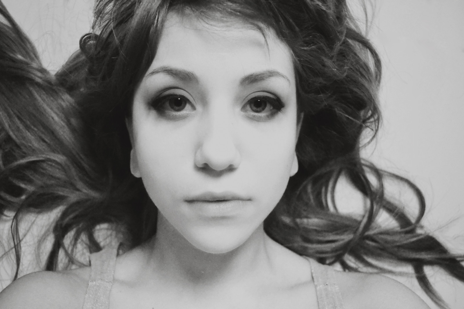 tělesné, bílý, Černá, zlomený, dívka, já, pusa, temný, vlasy, nos, velké oči, oči, Nikon, prázdný, sen, rty, kudrnaté vlasy, anawesomeshot, D3100, nikond3100, jessicamartinin