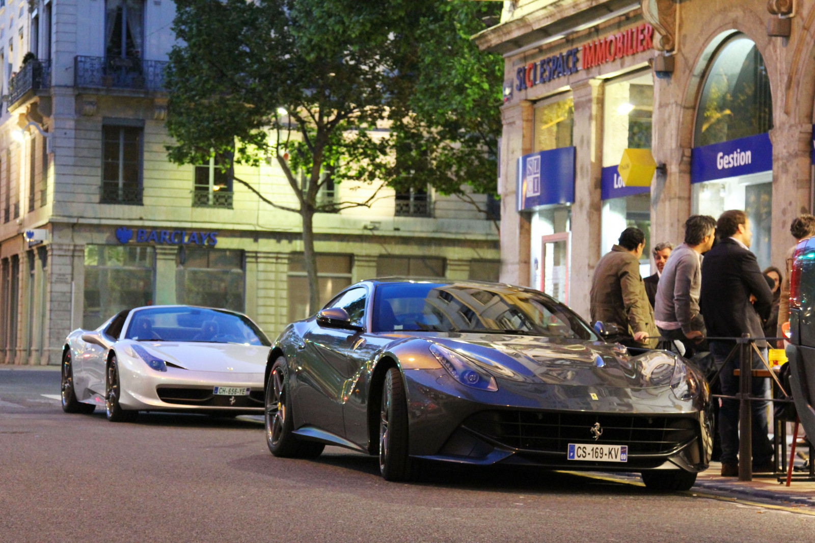 město, ulice, auto, budova, milovat, vozidlo, silnice, fotografování, Supercars, Instagram, Kánon, letní, zlato, sportovní auto, Ferrari, peníze, Lyon, Facebook, stříbrný, 2013, kupé, Google, výkon auta, Spyder, limuzína, F12, bohatý, flickr, roztomilý, Páni, chladný, dívky, kolo, cars, sexy, úžasný, super, porn, okraj, superauto, nejlepší, nightshot, 458, worldcars, 458italia, pozemní vozidla, automobilového designu, automobilový exteriér, závodní auto, luxusní vůz, rodinný vůz, městské auto, florian, Joly, floflo69, Supercarsbynight, Supercarsinlyon, Lyonsupercars, Floriansupercars, automotive wheel system