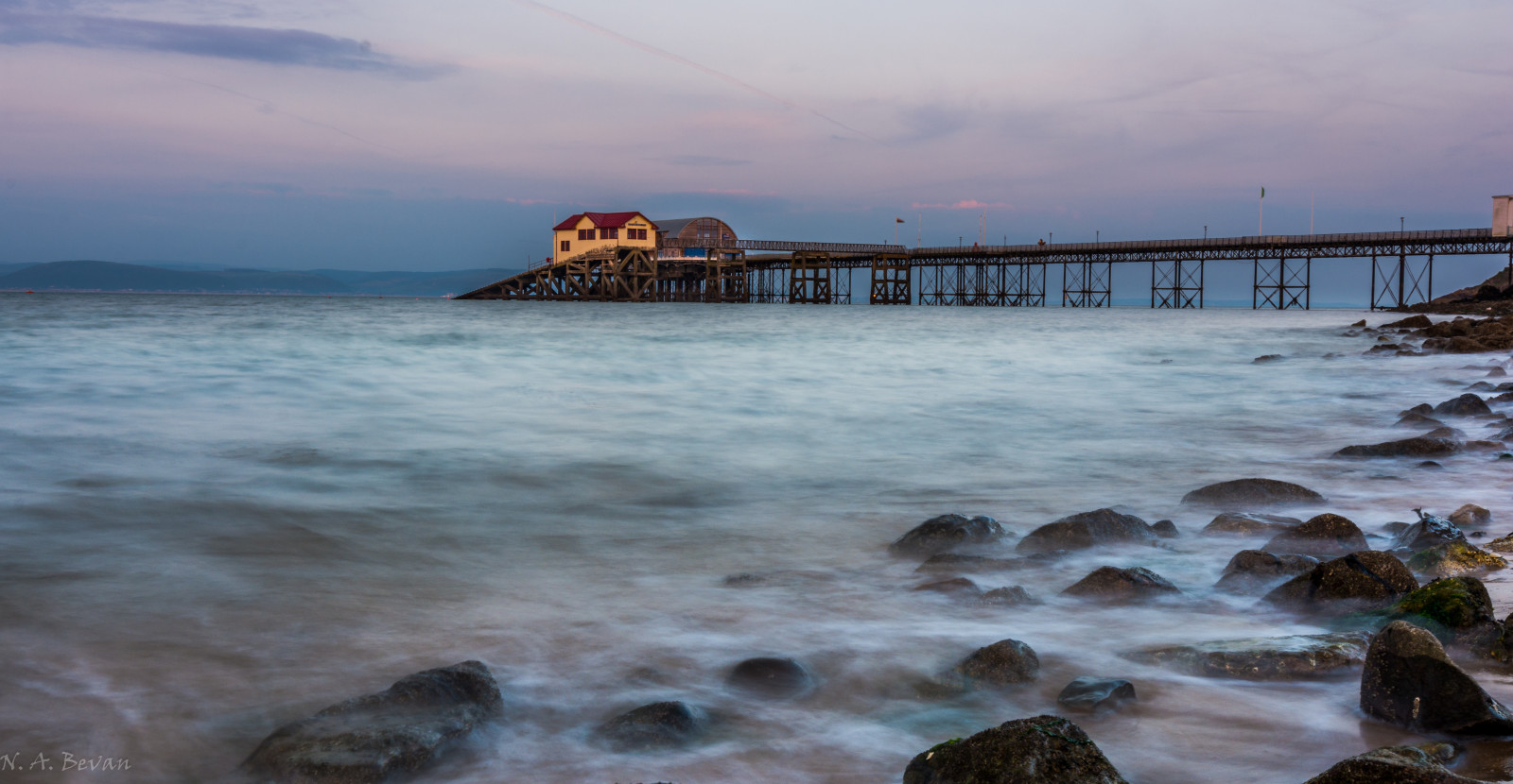 krajina, západ slunce, moře, záliv, voda, Skála, pobřeží, písek, nebe, pláž, ráno, pobřeží, skály, pelerína, molo, soumrak, dovolená, Soumrak, Wales, Surfovat, mrak, oceán, vlna, materiál, landform, tělo z vody, mořská vlna, Swansea, mumlá