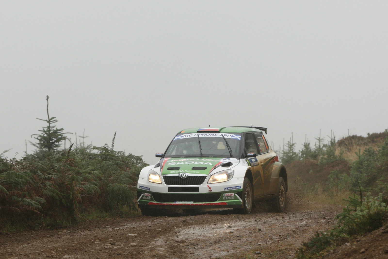 sportovní, auto, vozidlo, závodění, 2013, Skoda, netcarshow, netcar, obrázky vozidel, photo auto, Fabia Super 2000, motorsport, auto závodní, kompaktní vůz, městské auto, shromažďovací, Mistrovství světa rally, dirt track racing, off road, Rallycross, off road závodní