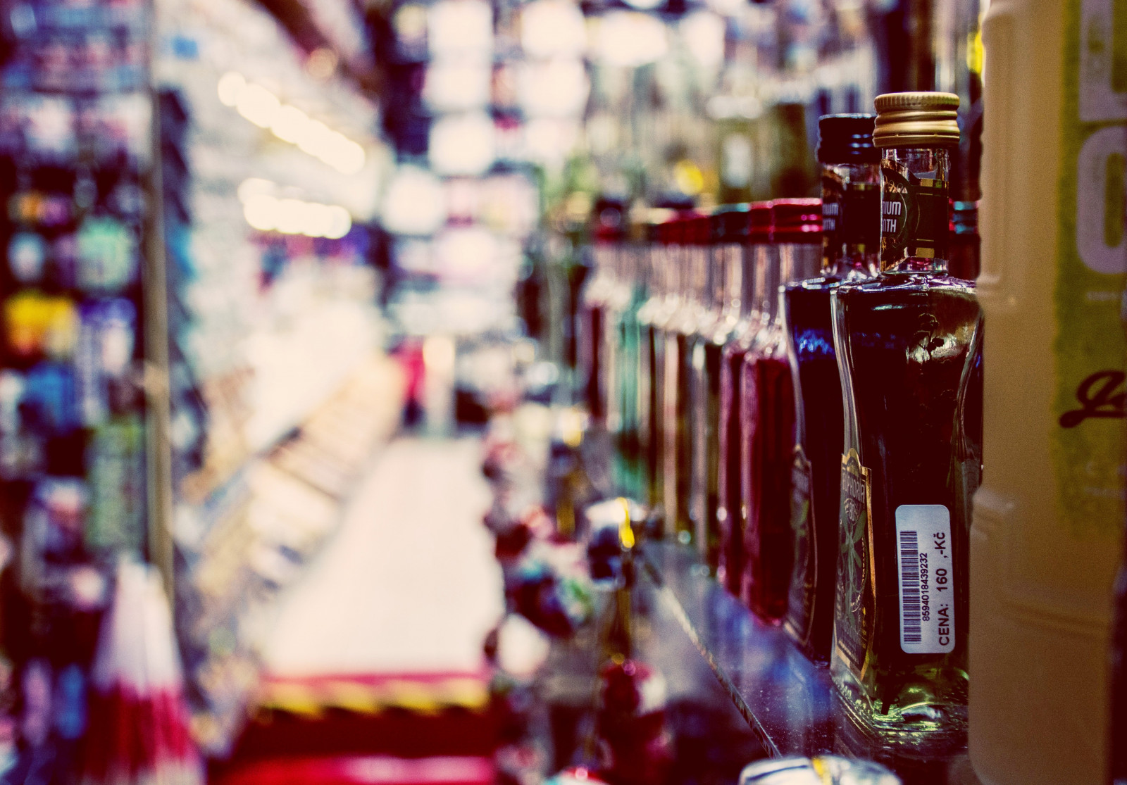 cidade, garrafas, inverno, beber, Nikon, Bokeh, Praga, álcool, mercado, garrafa, feriados, Praga, viagem, D5200, Praha, Bebida destilada, licor, garrafa de vidro, Bebida alcoólica, Alcool, 18140