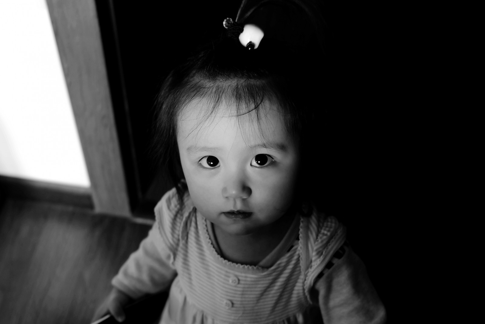 tvář, bílý, Černá, černobílý, portrét, fotografování, dítě, emoce, Osoba, kůže, hlava, dítě, dívka, krása, usměj se, Černá bílá, oko, Černý a bílý, monochromatické fotografování, portrétní fotografie, mimika, orgán, batole, nemluvně