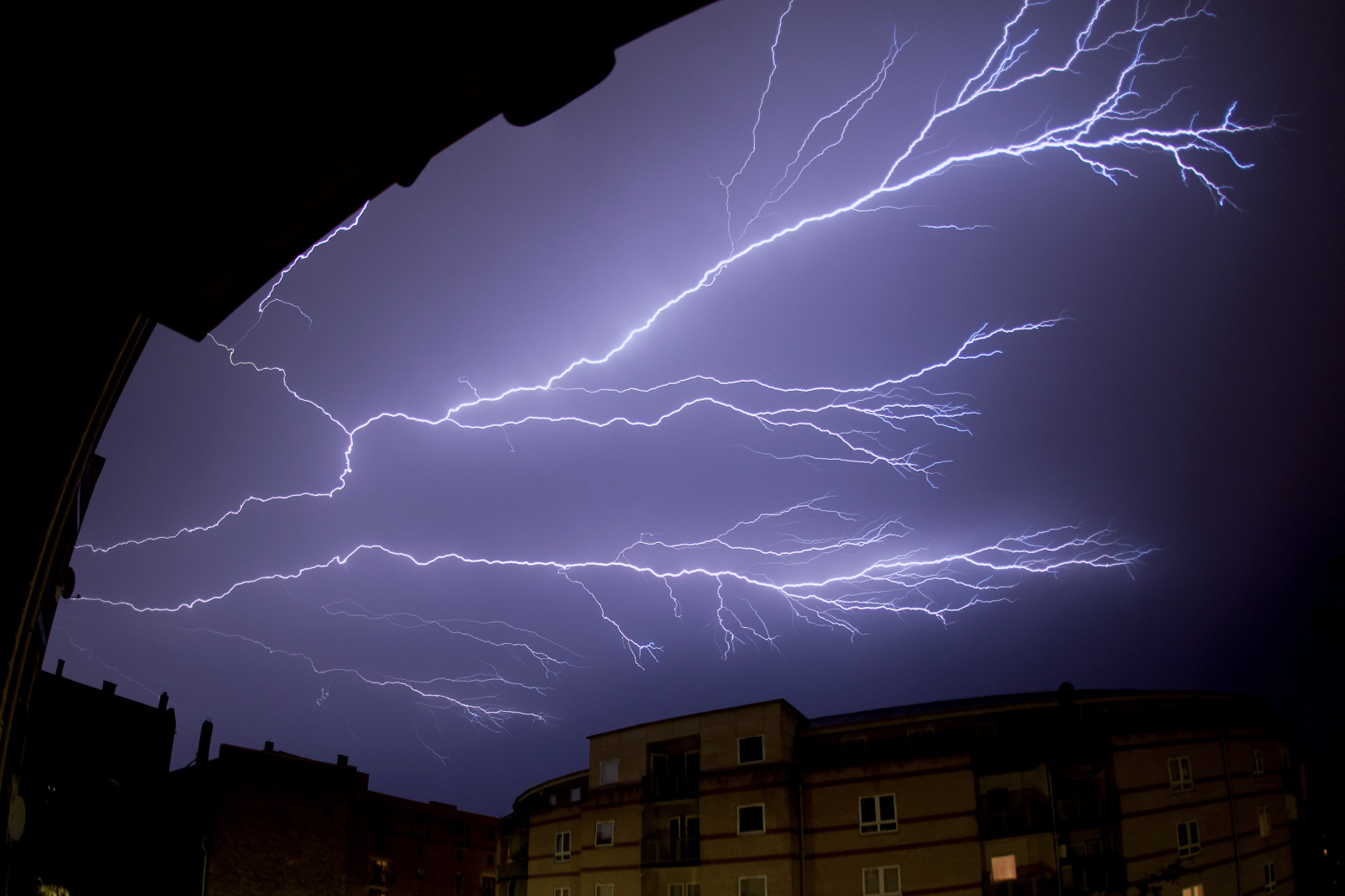 nat, natur, himmel, lilla, lyn, storm, blå, atmosfære, torden, Danmark, elektricitet, København, lys, Sky, skønhed, tordenvejr, danmark, k benhavn, fantastiske, strøm, kræfter, fænomen, anvilcrawler, edderkoppelyn