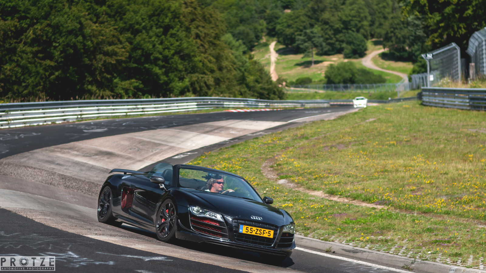 lidé, Photoshop, ulice, auto, městský, BMW, vozidlo, silnice, fotografování, Supercars, Volkswagen, Lamborghini, Porsche, McLaren, luxus, Nikon, život, audi, Evropa, sportovní auto, Ferrari, Dálnice, Maserati, Bugatti, závodění, Audi R8, asfalt, kupé, Adobe, Lightroom, řidičský, výkon auta, Nurburgring, MM, Spyder, limuzína, GT, r8, benz, 5, 18, kolo, cars, závod, styl, superauto, mercedes, d90, CS6, evropský, editace, 105, Nürburg, motorsport, Nordschleife, carphotography, autocross, počítač tapeta, automobilového designu, závodní auto, luxusní vůz, závodiště, auto závodní, osobní luxusní automobil, výkonné auto, sportovní sedan, road trip, Bently, cestovních vozů, touristenfahrt, automotive wheel system, endurance racing motorsport, sports car racing