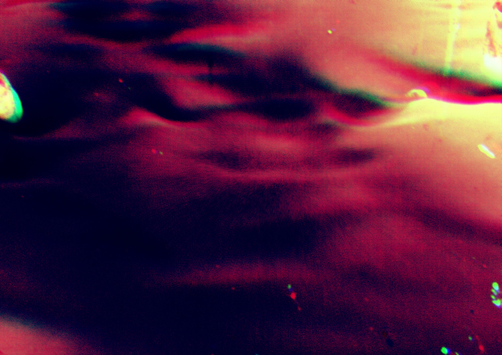 Červené, abstraktní, barva, UMĚNÍ, textura, podivný, složený, digitální, temný, krajina, Manchester, fotografování, podivný, fotografie, písek, experimentální, vlny, poušť, zkreslené, recyklovat, spát, rozklad, prostor, LoFi, sen, archiv, živý, manipulace, LSD, eroze, vybledlý, iluze, fantazie, fotografie, cesta, sny, světlice, tajemný, okolní, halucinace, střední, zasněný, vrstvy, trippy, mlhavý, psychedelic, hluk, poškozený, neklid, RGB, Huxley, Marťan, snové, vrstvení, retrofuturism, tajuplný, vrstvené, lysergové, druggy, hauntology