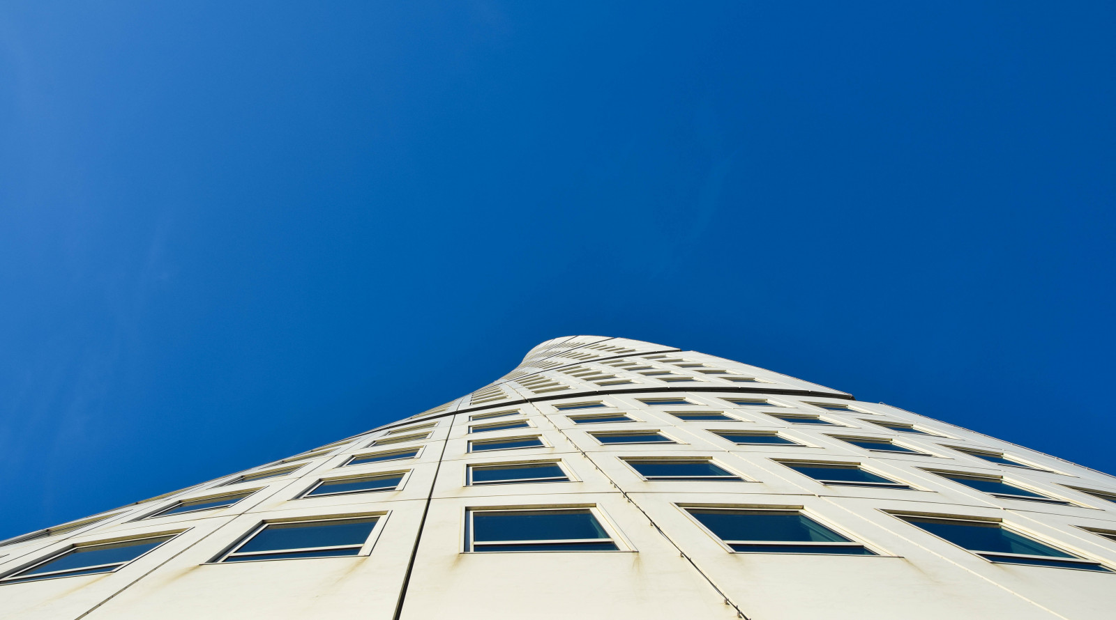 città, architettura, acqua, costruzione, riflessione, cielo, nuvole, grattacielo, blu, Torre, Svezia, struttura, leggero, Turning Torso, sk ne, Malmo, bl himmel, linea