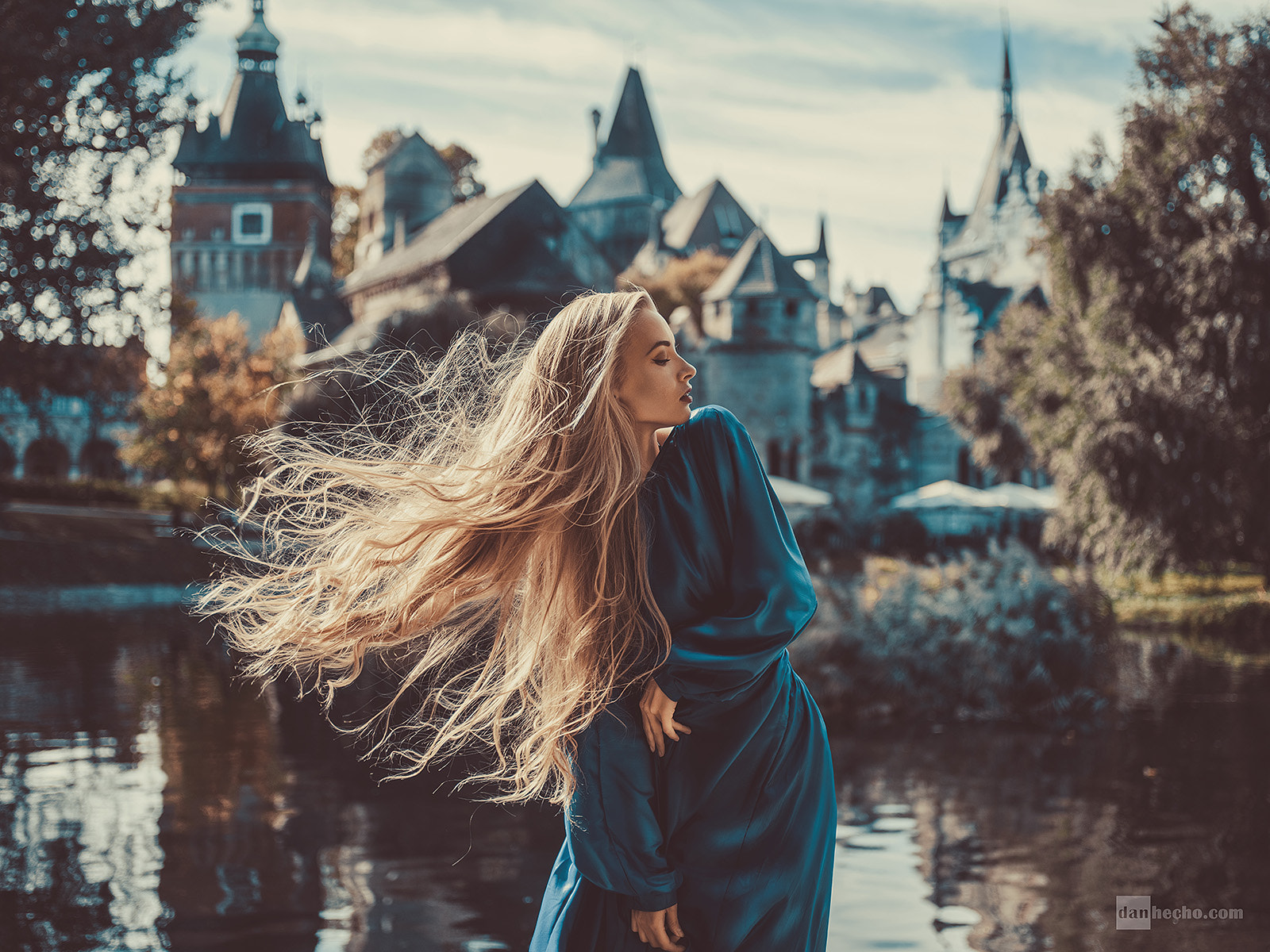 Wallpaper : Budapest, women, long hair, 500px, Dan Hecho 1600x1200