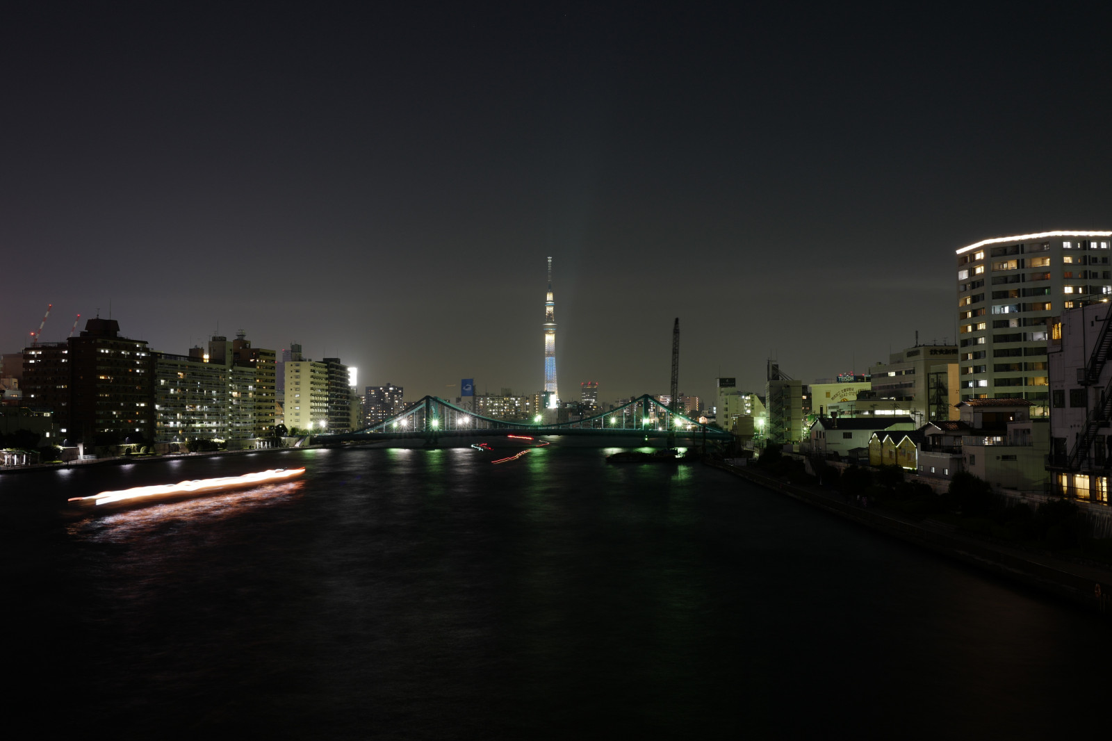 město, panoráma města, noc, architektura, odraz, panoráma, mrakodrap, večer, horizont, soumrak, Leica, metropole, Tokio, jp, Skytree, světlo, centrum, osvětlené, osvětlení, tma, mezník, Tokyo Sky Tree, sumidagawa, summilux, leicaq, summilux1728, q, 1728, urban area, Metropolitní oblast, lidské osídlení, geografický rys, panelový dům