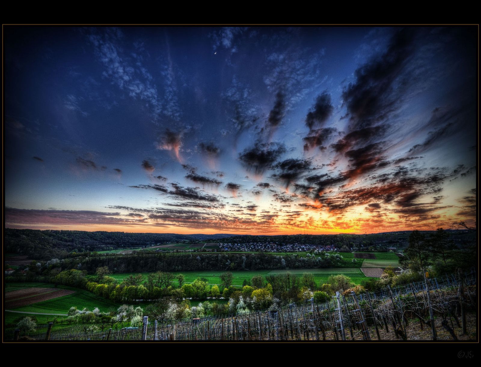 Photoshop, západ slunce, noc, Příroda, odraz, nebe, Měsíc, zelená, modrý, večer, ráno, HDR, oranžový, horizont, atmosféra, Nikon, soumrak, vinice, mrak, svítání, tma, Topas, d90, Photomatix, nikond90, Snímek obrazovky, počítač tapeta, kemoauc, Enz, Rosswag
