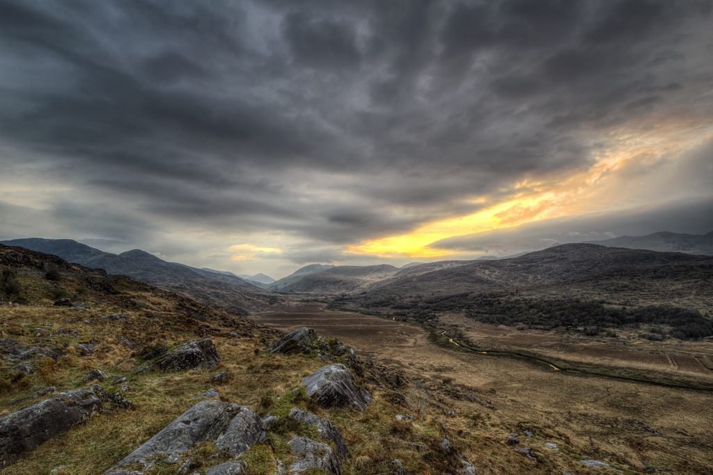 nebe, vysočina, mrak, divočina, horských reliéf, kopec, hora, klesl, atmosféra, ráno, strom, krajina, horizont, meteorologický jev, svítání, večer, venkov, národní park, slunečnímu záření, Skála, tundra, tráva, údolí, Lake District, ekoregion, západ slunce, sráz, pole, pohoří, hřbet, jezero, soumrak, louka