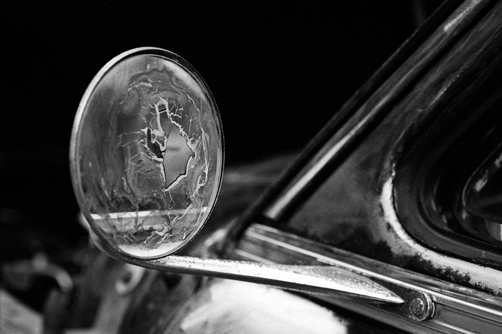 černobílý, auto, vozidlo, fotografování, sklenka, zrcadlo, Nikon, fotoaparát značky kodak, Quebec, voiture, tóny, NIKKOR, micro, tělesné, skladem, 60mm, noiretblanc, nb, Trix, 800, Miroir, F100, exterieur, Černý a bílý, monochromatické fotografování, automobilového designu, zblízka, makro fotografie, motorové vozidlo, zátiší fotografování, D76, zpětný pohled, světlomet, tlačil, automotive Lighting, bwfp, Retroviseur, Montral