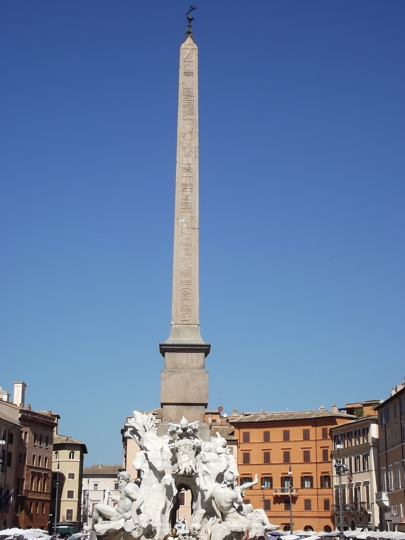 Itálie, Příroda, mrakodrap, věž, sochařství, socha, Řím, Obelisk, památník, spirála, mezník, 1536x2048 px, kostelní věž