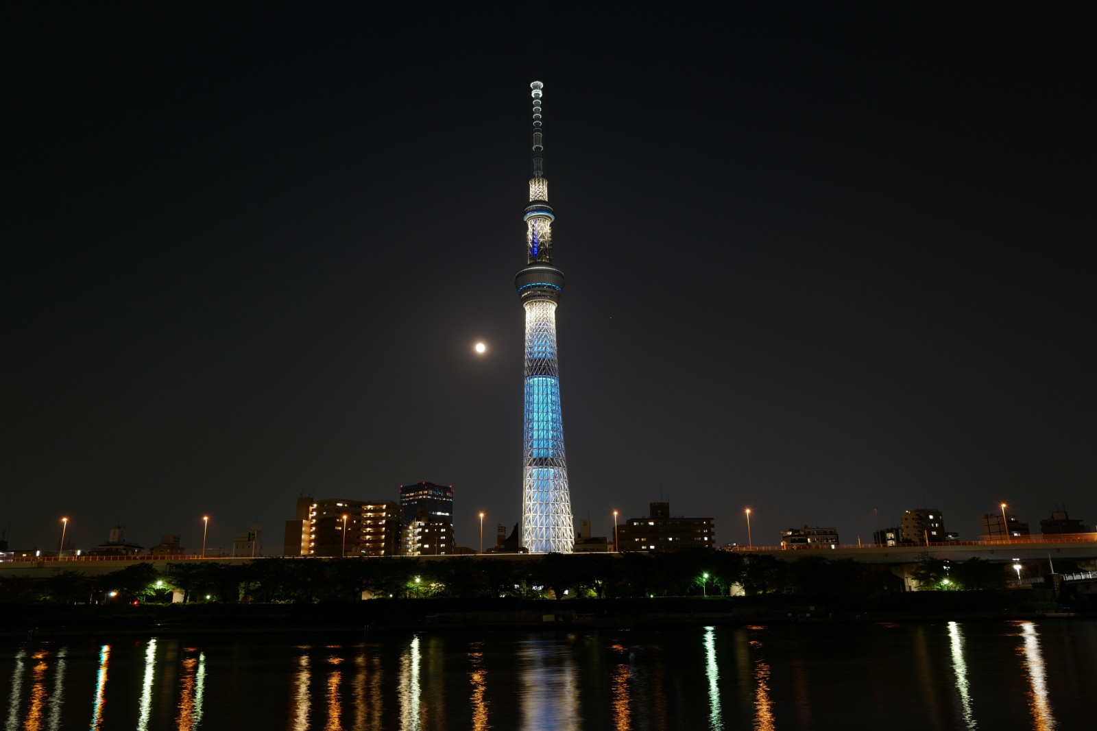 ญี่ปุ่น, เมือง, cityscape, กลางคืน, สถาปัตยกรรม, การสะท้อน, เส้นขอบฟ้า, ตึกระฟ้า, ตอนเย็น, หอคอย, พลบค่ำ, Leica, มหานคร, โตเกียว, Jp, Skytree, เบา, ส่องสว่าง, แสงสว่าง, iki, สถานที่สำคัญ, tokyoskytree, Summilux, leicaq, summilux1728, q, พุทธศักราช 1728, บรรยากาศของโลก, ปริมณฑล, นิคมอุตสาหกรรมของมนุษย์