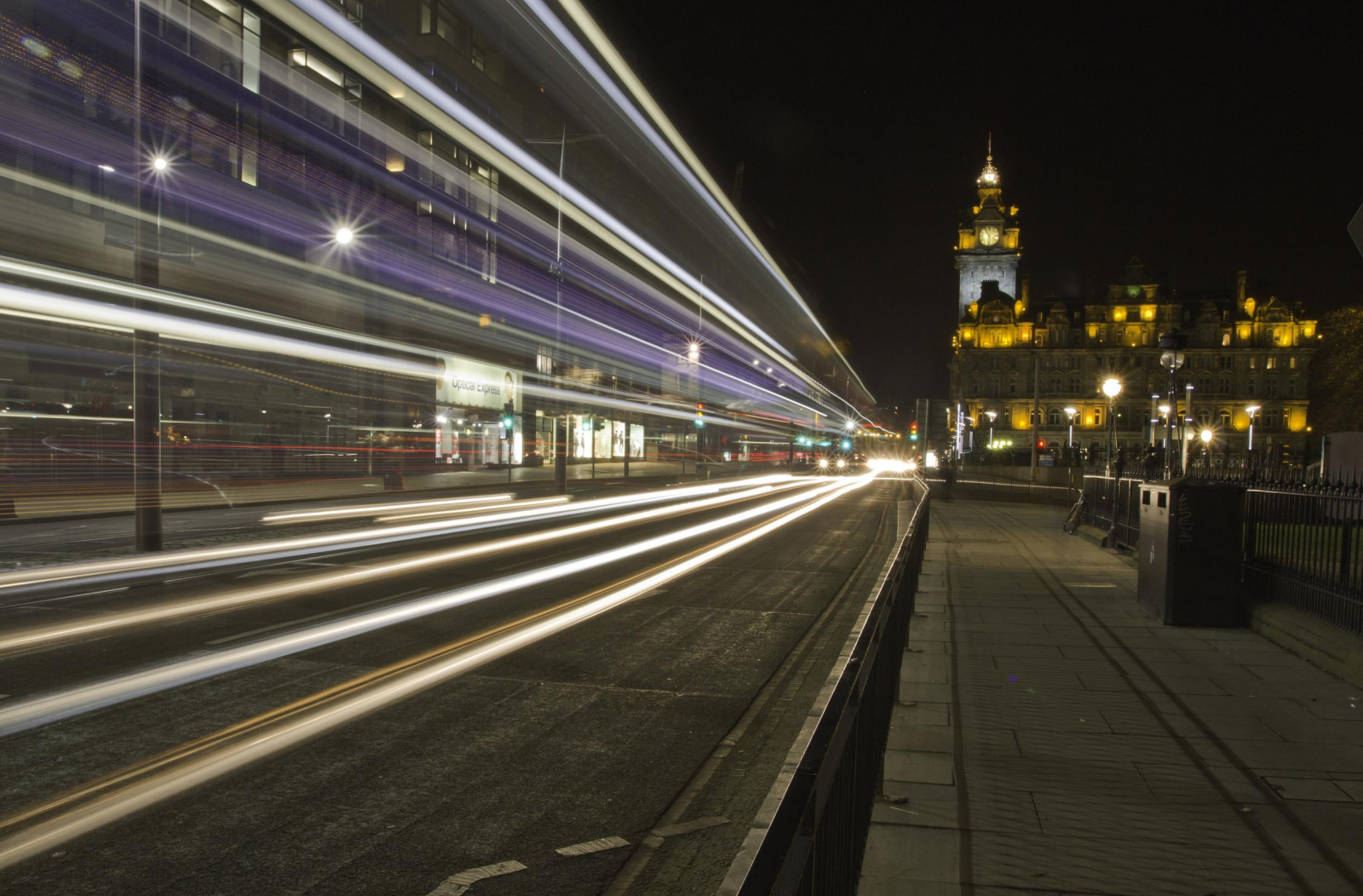 longexposure, penge, slot, Turisme, haver, nat, Skotland, Edinburgh, Trafik, kapital, stier, broer, sikkerhed, valmue, royalmile, bb, balmoral, forthroadbridge, RailBridge, princessstreet, rememberence, scottsmonument, clericalmedical, museumonthemound, bbsphotography
