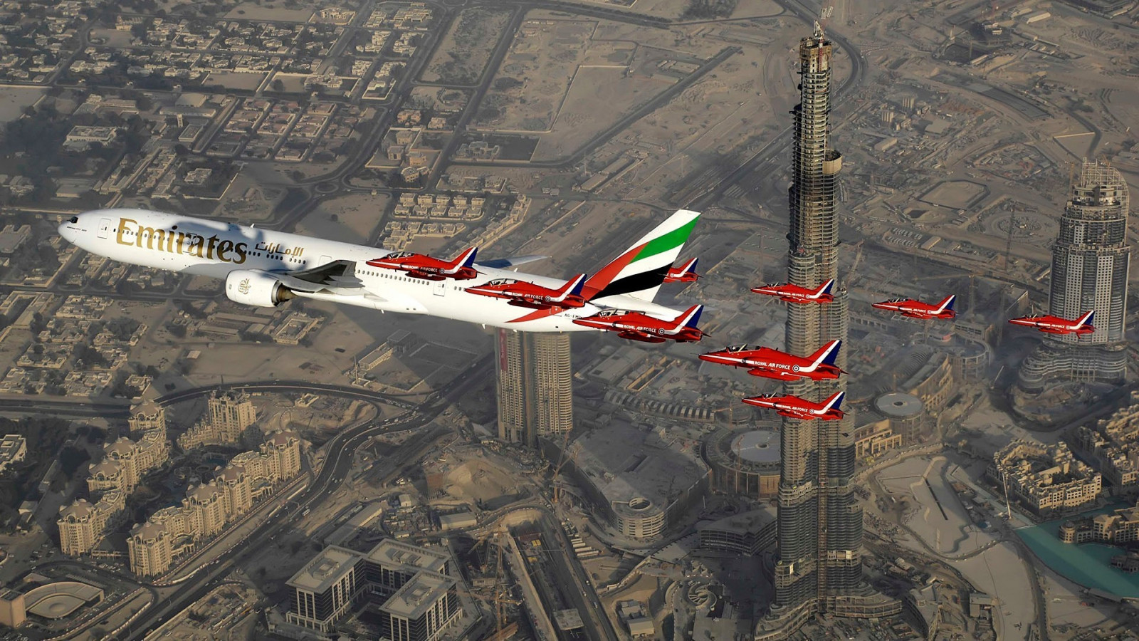 panoráma města, vozidlo, letoun, letadlo, Boeing, dubaj, stíhačka, Burj Khalifa, letoun cestující, letectvo, Emirates, Let, letectví, křídlo, Snímek obrazovky, letecká linka, Atmosféra Země, letecké snímkování, letecký motor, dopravní letoun linkový, proudová letadla, širokým trupem letadla
