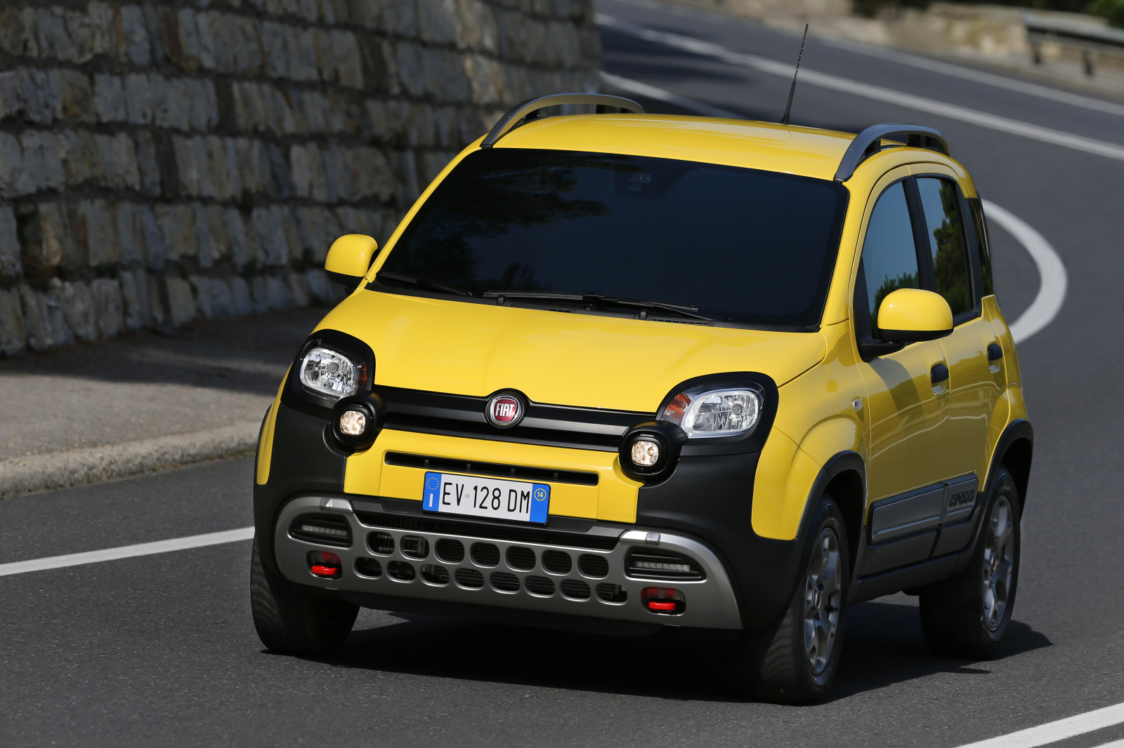 auto, veicolo, 2015, Renault Twingo, FIAT, netcarshow, netcar, immagini di auto, auto foto, Panda Cross, veicoli terrestri, design automobilistico, marca di automobile, auto di famiglia, city ​​car, Sport Utility Vehicle, macchina di utilitaria