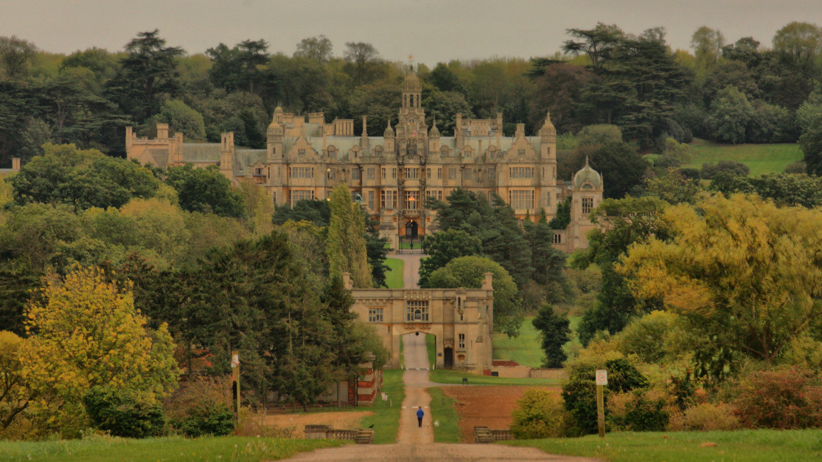 silnice, starý, Spojené království, podzim, stromy, letní, Anglie, Dům, film, Kánon, campus, film, krajina, večer, strašidelný, říjen, scenérie, univerzita, Pohled, Británie, filmy, sjednocený, skvělý, Království, umístění, lincolnshire, strašidelný, filmy, britský, panské sídlo, alžbětinský, Barokní, panství, Evansville, trhák, Owen Wilson, 1837, Liam Neeson, Grantham, Catherinezetajones, Harlaxton, jakubovský, Lilitaylor, Harlaxtonmanor, lovení, 450D