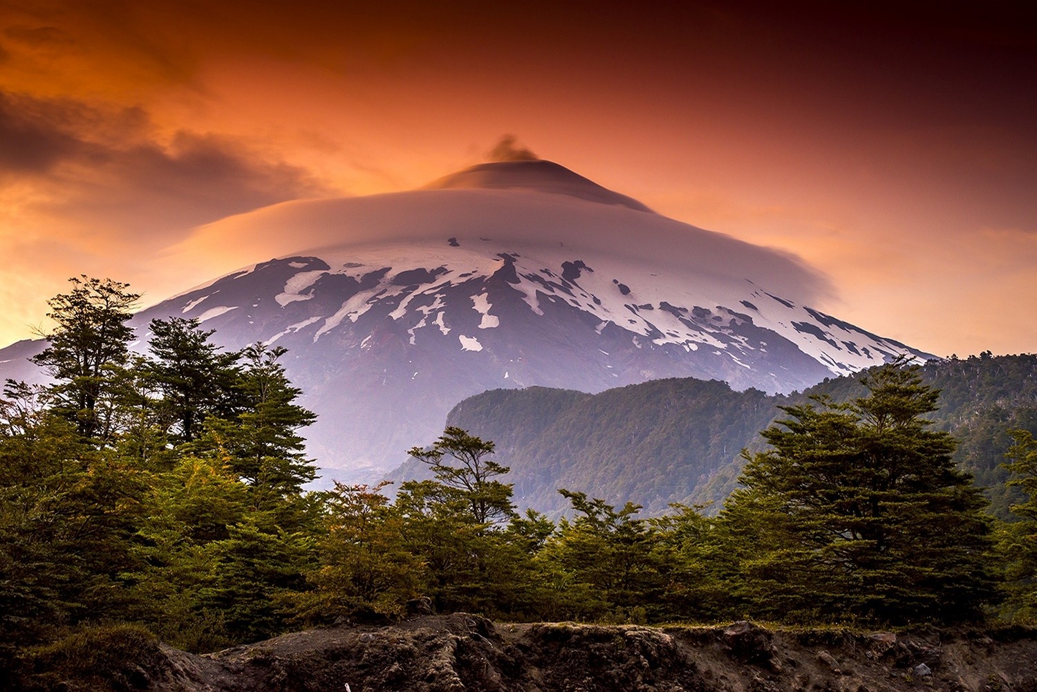 paesaggio, foresta, montagne, tramonto, collina, roccia, natura, cielo, nuvole, Alba, picco nevoso, mattina, arancia, natura selvaggia, Chile, crepuscolo, vertice, altopiano, cresta, nube, montagna, alba, fenomeno atmosferico, morfologie montane, landform, caratteristica geografica, catena montuosa