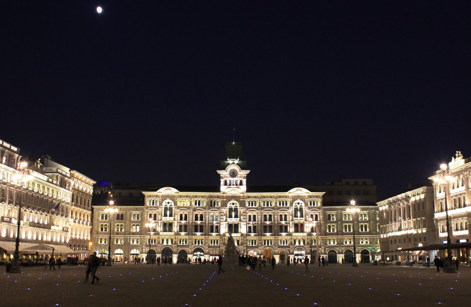 temný, město, panoráma města, noc, Měsíc, večer, náměstí, město, soumrak, náměstí, Luna, Trieste, světlo, centrum, osvětlení, radnice, náměstí, mezník, notte, citta, Stadt, notturno, piazza, Nacht, luci, lidské osídlení, centro, platz, jednotka, Zentrum, municipio