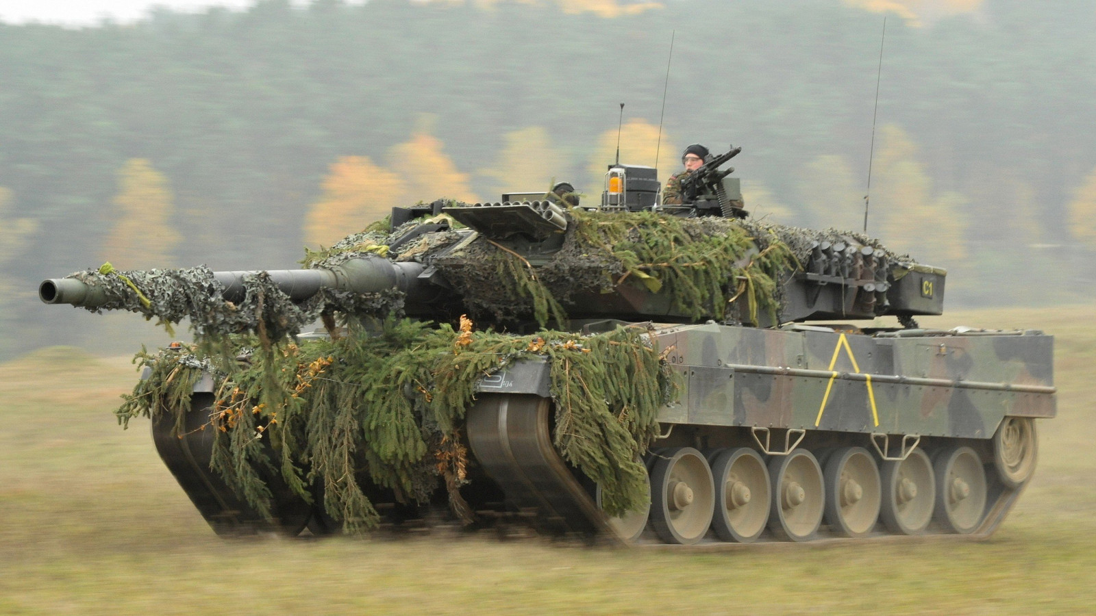 2560x1440 px, Leopard 2, rezervor