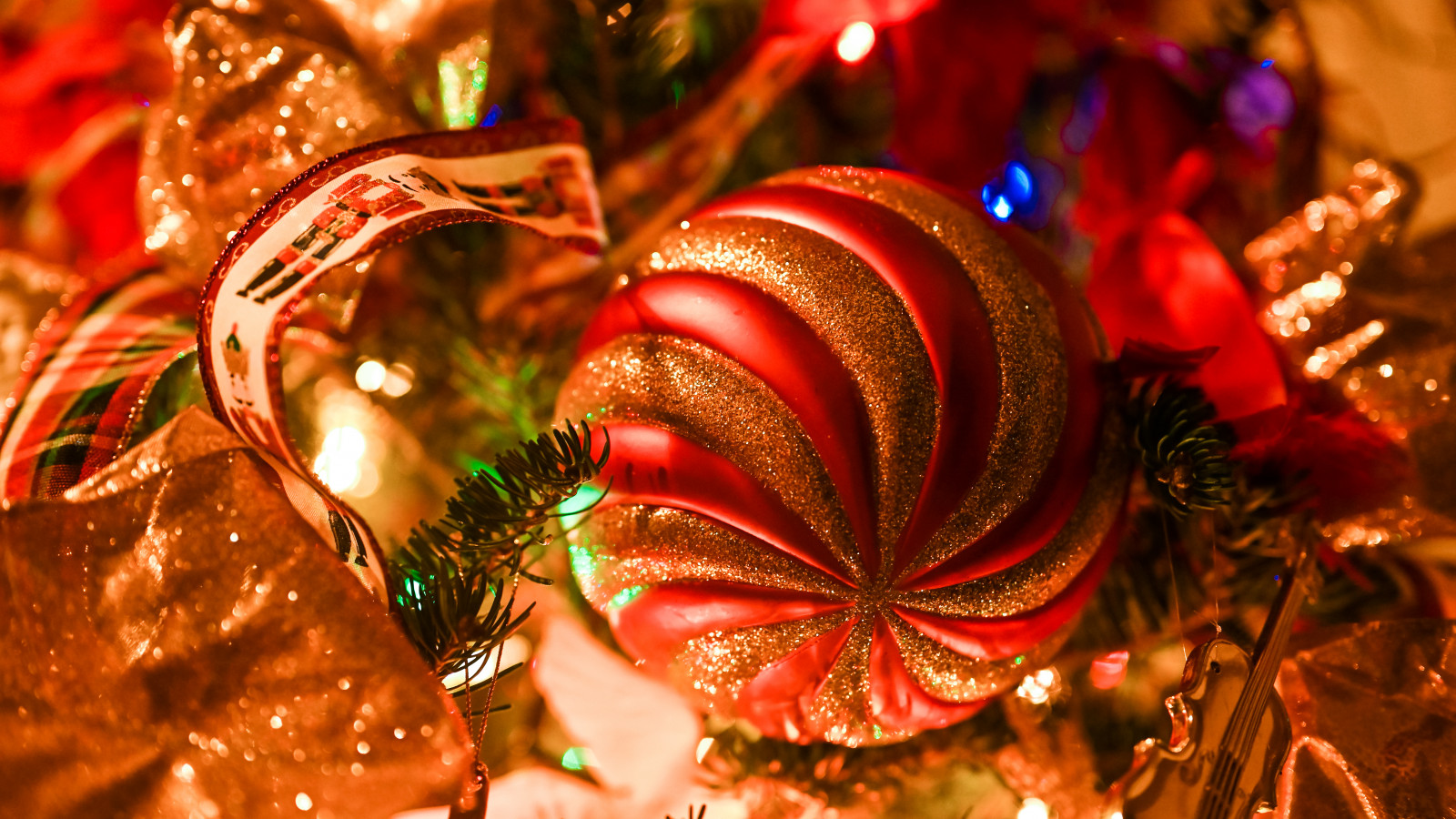 Wallpaper christmas ornament, Christmas Tree, holiday ornament, gold