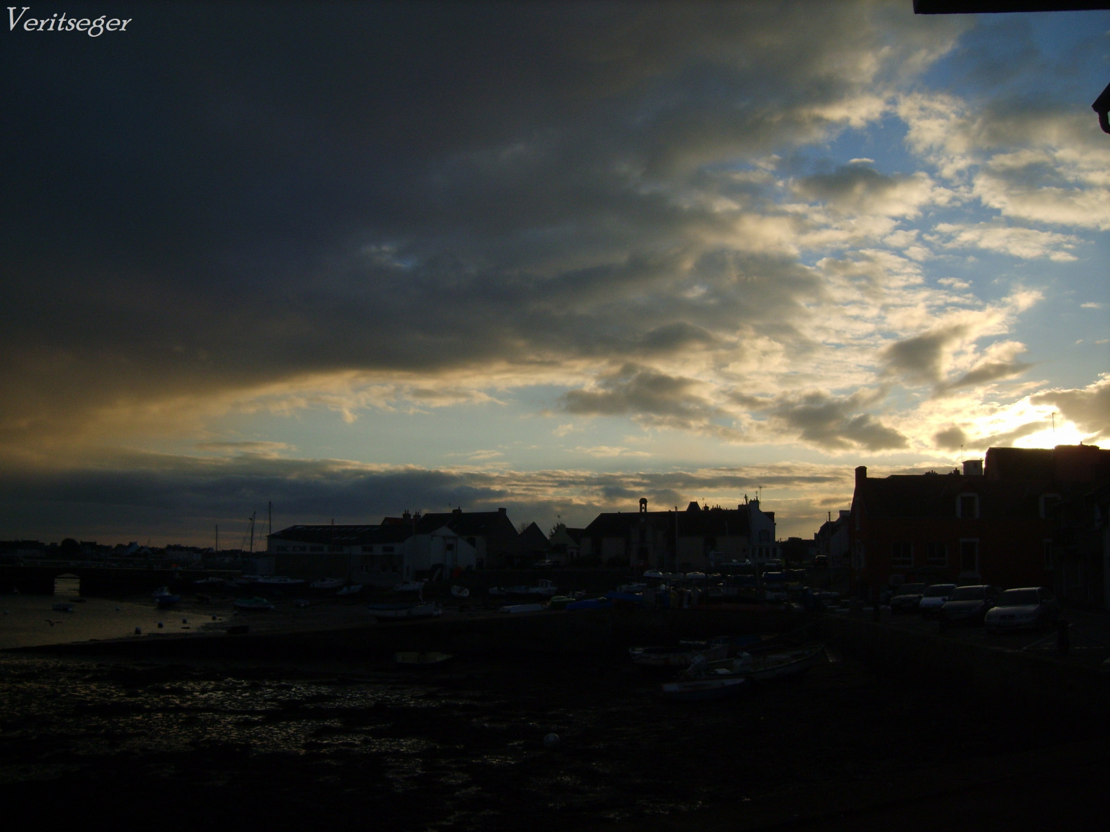 nebe, mrak, horizont, atmosféra, západ slunce, soumrak, svítání, večer, ráno, Atmosféra Země, svítání, jev, slunečnímu záření, meteorologický jev, odlesk, panoráma, tma, noc, město, strom, krajina, počítač tapeta