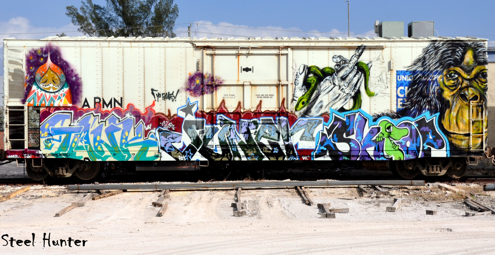 vozidlo, vlak, nádrž, lavice, grafiti, pouliční umění, doprava, síť, n, nástěnná malba, UMĚNÍ, dráha, fs, rp, benching, faves, pozemní vozidla, železniční doprava, kolejová vozidla, železniční vůz, wh, zpr, steelhunter, Dtt, Juner, Rhee, Skoop, Rheeson