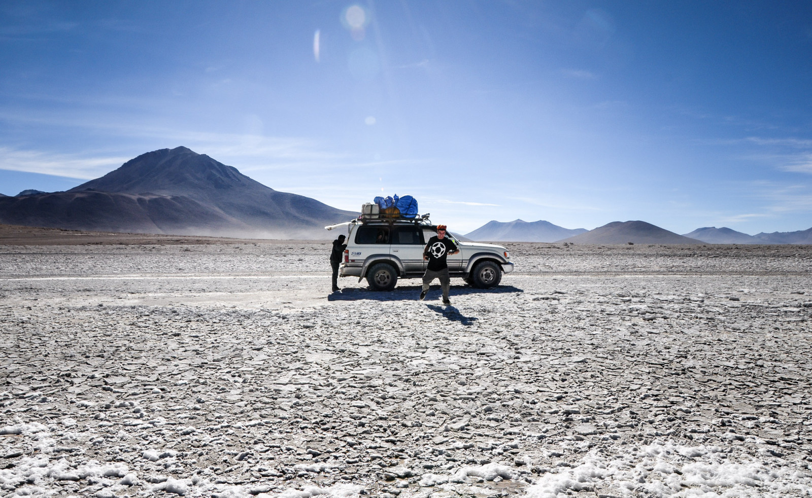 Bolívie, světlo, Lipez, jižní, Suramerica, Jižní Amerika, Uyuni, 4x4, auto, poušť, Dakar, sama, modrá obloha, modrý, cesta, výlet, roadtrip, hory, lensflare, Nikon, D610, nahrát