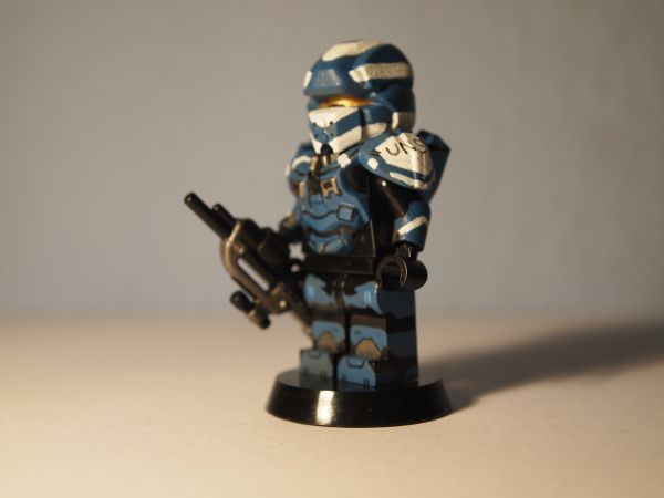 LEGO,painted,gold,legs,rifle,helmet