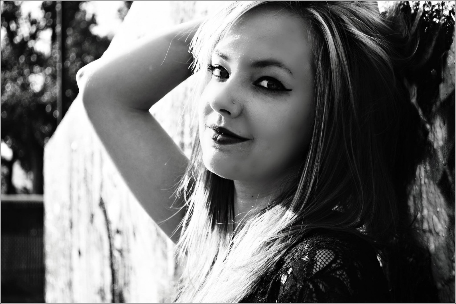 bianca, nero, monocromo, modello, ritratto, capelli lunghi, fotografia, moda, capelli, emozione, Persona, Laura Brehm, ragazza, bellezza, Sorriso, occhio, donna, signora, fotografia, bianco e nero, fotografia in bianco e nero, fotografia di ritratto, servizio fotografico, capelli castani, espressione facciale