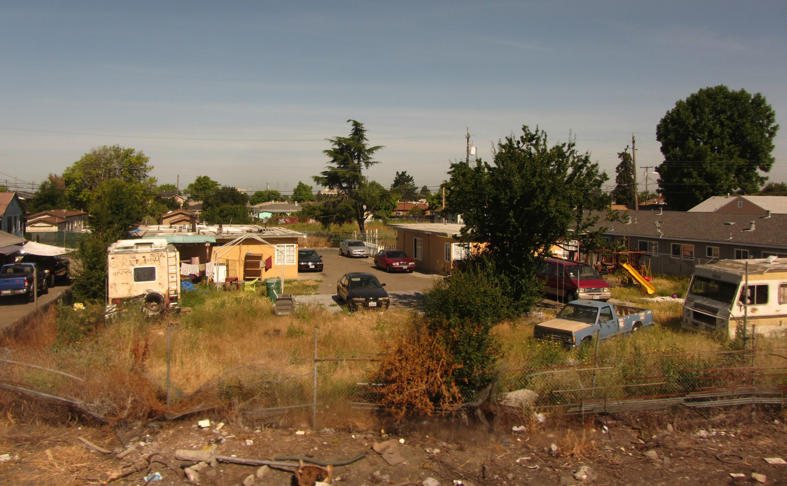 auto, Kalifornie, modrý, stromy, nebe, Spojené státy americké, Dům, zelená, cars, architektura, vlak, krajina, panoráma města, vert, bleu, ciel, arbres, Amtrak, auta, maison, Californie, Img2891, Pobřežní světlo