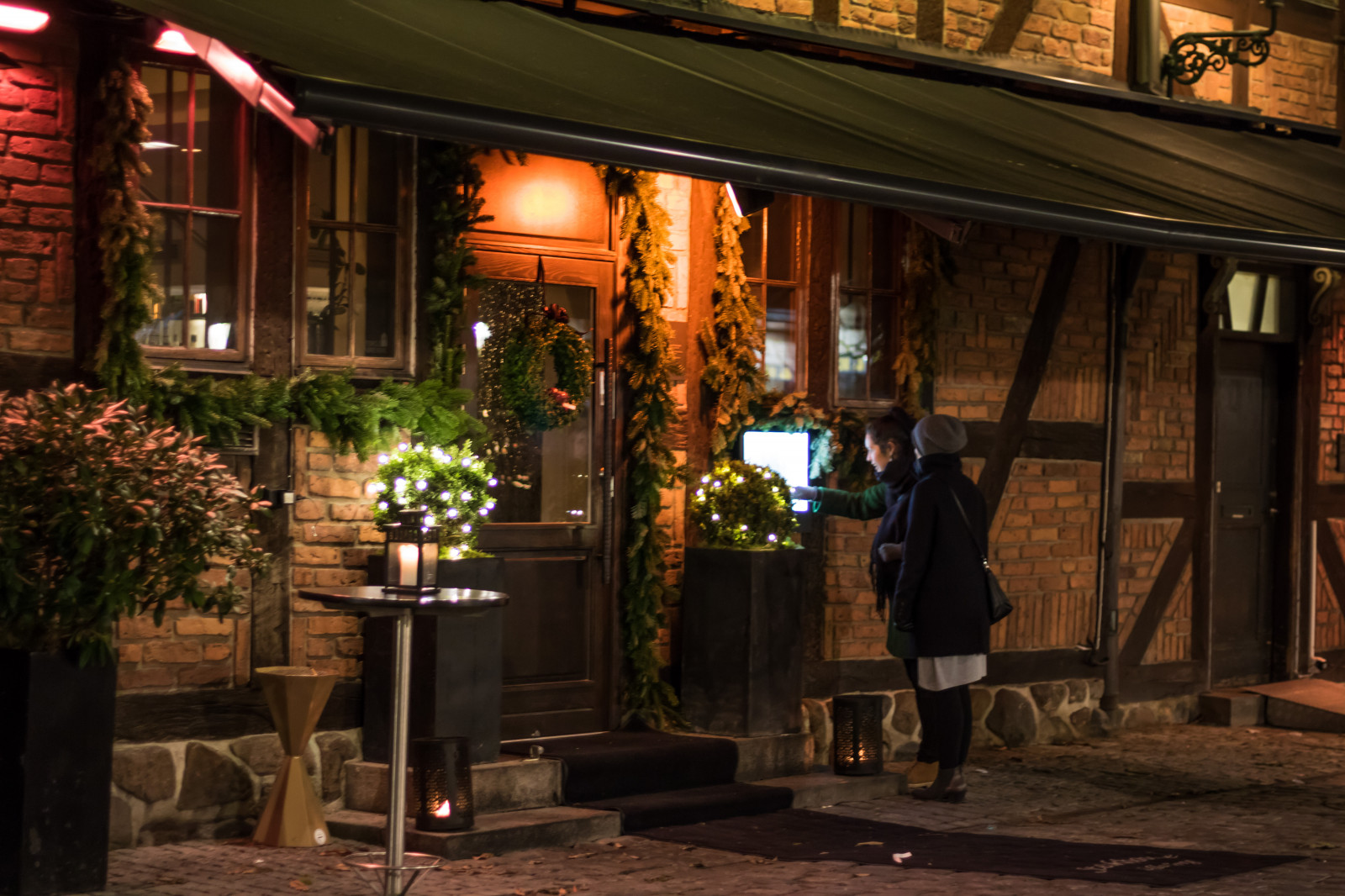 malam, bar, restoran, desain interior, warung, malmo, gatufoto, nightphotography, natt, exif Model canoneos760d, geocountry, kamera membuat canon, geocity, model kamera canoneos760d, geostate, geolokasi, exif membuat canon, exif focallength 50mm, exif isospeed 800, ef50mmf18stm lensa exif, exif aperture 18, streetphotography, bnattfotografering