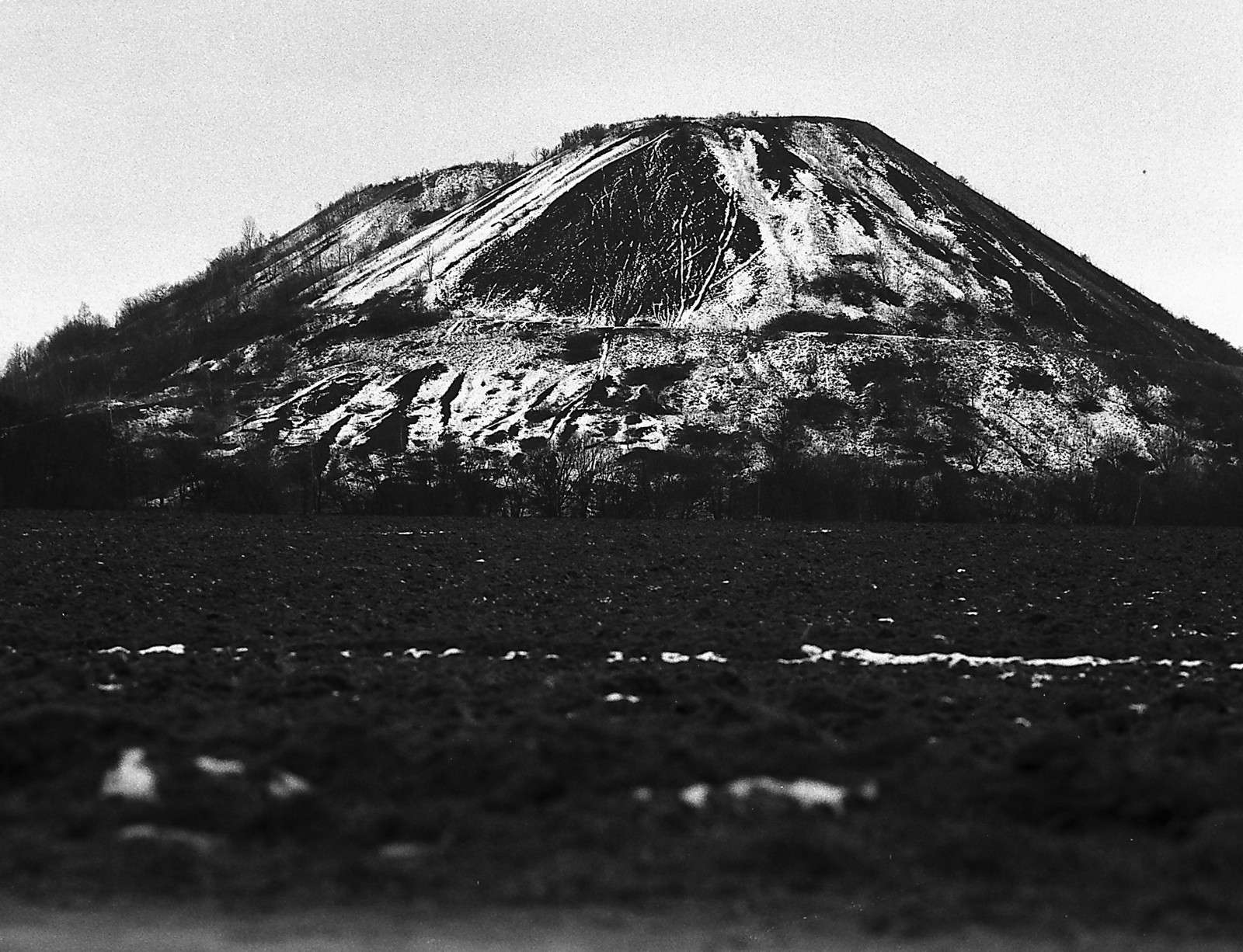 ecodeveloper, ETR'er, Europa, Euregio, 120, 645, 6x45, svartvitt, tyskland, schwarzweis, schwarzweisfotografie, SW, czarnobiale, Alemanya, NRW, himmel, himmel, analog, analog, krajobraz, Landschaft, landskaber, landskab, monokrom, mediumformat, mittelformat, moerschecodeveloper, Halde, sort og hvid, bw, rollfilm, zenzabronica, Umwelt, udendørs, Ilford, ilforddelta400pro, deutschland, Tyskland, film, bokeh, natur, natur, natura