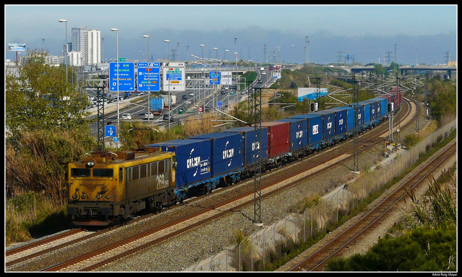 nebe, vozidlo, vlak, vlakové nádraží, španělština, umět, doprava, Barcelona, náklad, lokomotiva, rychlá přeprava, strom, rostlina, dráha, náklad, Cornella, Metropolitní oblast, druh dopravy, veřejná doprava, železniční doprava, kolejová vozidla, železniční vůz, elektrické napájení, Japo, SGS, RENFE, přepravní kontejner, Japonesa, 269, Mercancias, Teco, UIC, morrot, elektrická lokomotiva, Tunis, Kontentor, 069, Sgss, 269069