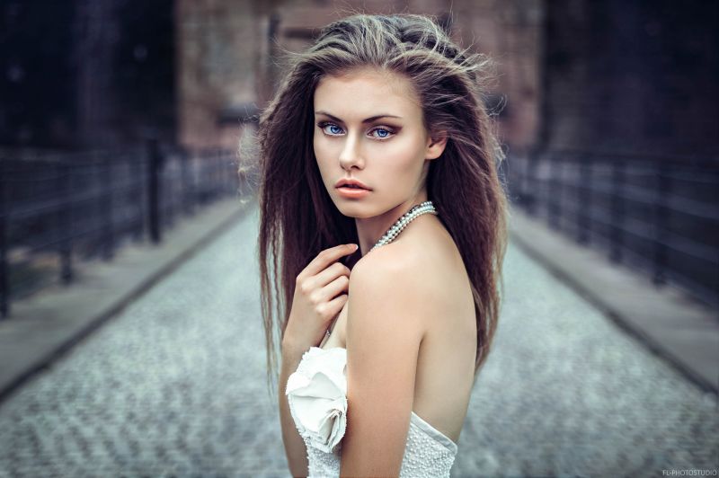 ženy, model, portrét, dlouhé vlasy, bruneta, modré oči ženy, model, portrét, dlouhé vlasy, bruneta, modré oči