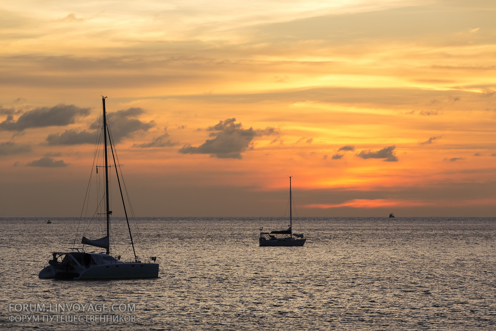 paesaggio, persone, nave, barca, tramonto, mare, baia, notte, bambini, acqua, natura, puntellare, sabbia, minimalismo, riflessione, cielo, veicolo, nuvole, spiaggia, Alba, calma, giallo, sera, mattina, onde, costa, Sole, orizzonte, mantellina, oro, vacanza, crepuscolo, yacht, Tailandia, giocare, Riflesso, catamarano, leggero, colore, sereno, nube, alba, all'aperto, oceano, onda, rilassare, mare, crociera, Pattaya, Krabi, Samui, Phuket, brigh, Promthep, nuotare, ultimi bagliori