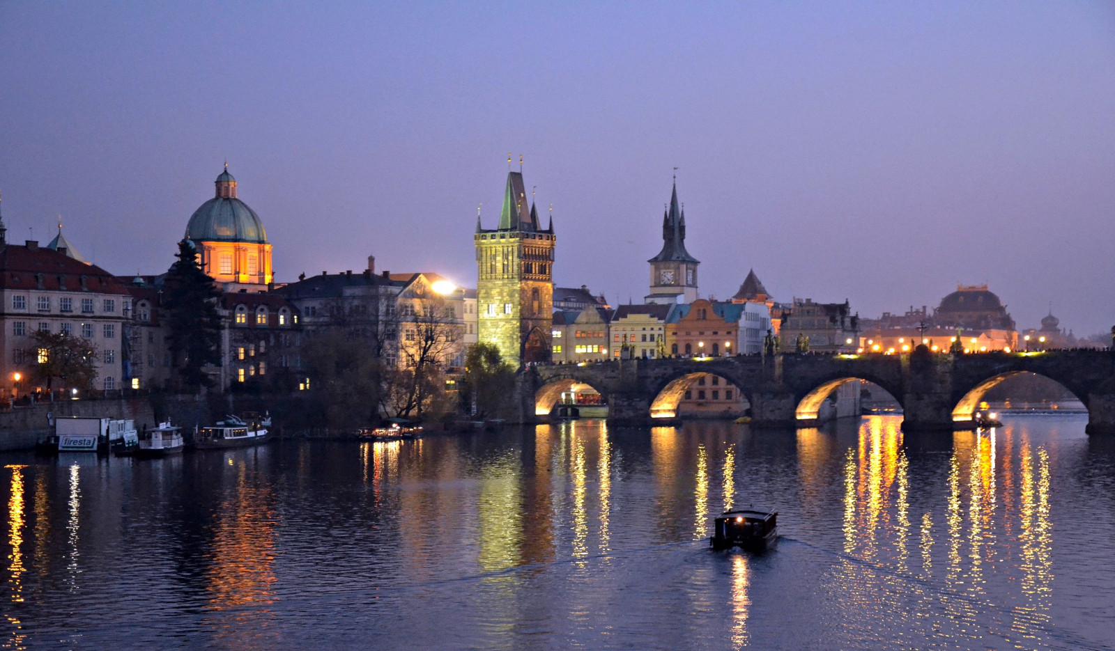 città, paesaggio urbano, notte, acqua, costruzione, riflessione, cielo, fotografia, Turismo, orizzonte, sera, mattina, Torre, ponte, fiume, cittadina, Nikon, Praga, crepuscolo, canale, metropoli, Banca, guglia, ceco, CZ, leggero, flickr, alba, foto, edifici, basilica, alveo, digitale, dslr, unesco, Praga, interessante, punto di riferimento, migliore, Foto, Immagine, nikond3100, luce, licht, luz, lumiere, prag, Praha, lux, attrazione turistica, corso d'acqua, area metropolitana, Boemia, vltava, Cechy, Repubblica Ceca, Boehmen, czrepublic, tewhiu, theczechlands Esko, tewhiufoto, amador, il più interessante, nikond, Tschechien, lumen, nikondigital, nikondigitalslr, Repubblica Ceca