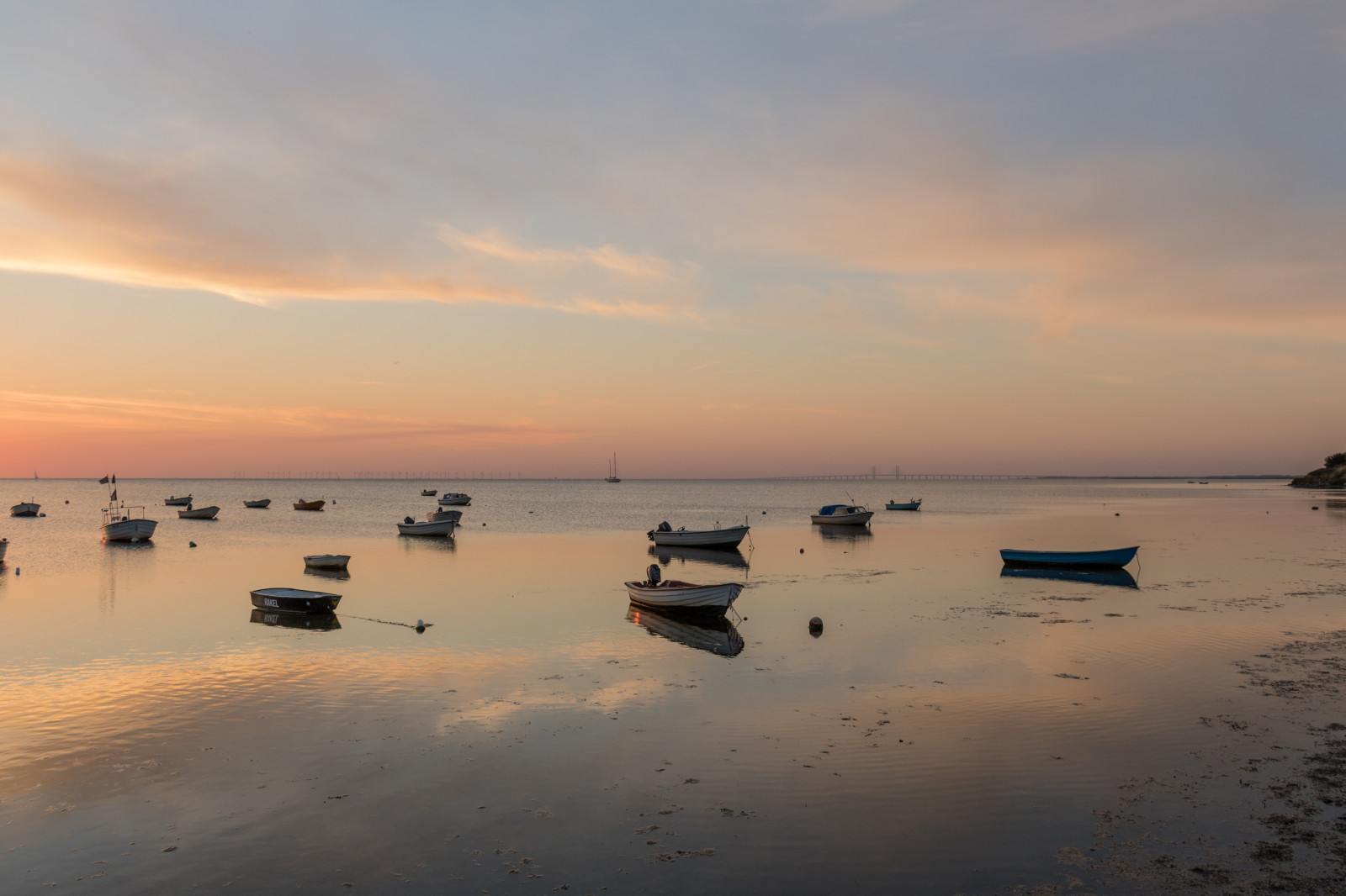 barca, tramonto, mare, baia, acqua, puntellare, sabbia, cielo, veicolo, spiaggia, Alba, sera, mattina, costa, orizzonte, crepuscolo, Sol, nube, alba, oceano, ora d'oro, onda, himmel, solnedg ng, vatten, fiskehoddorna, HAV, b t, moln, h llviken, modello canoneos760d exif, geocountry, Marca fotocamera Canon, Geocity, modello di fotocamera canoneos760d, geostate, geolocalizzazione, Lente exif efs18200mmf3556is, exif fare canon, exif ISOSPEED 100, apertura exif 63, exif focalLength 20 millimetri, gyllenetimmen, corpo d'acqua, vento onda