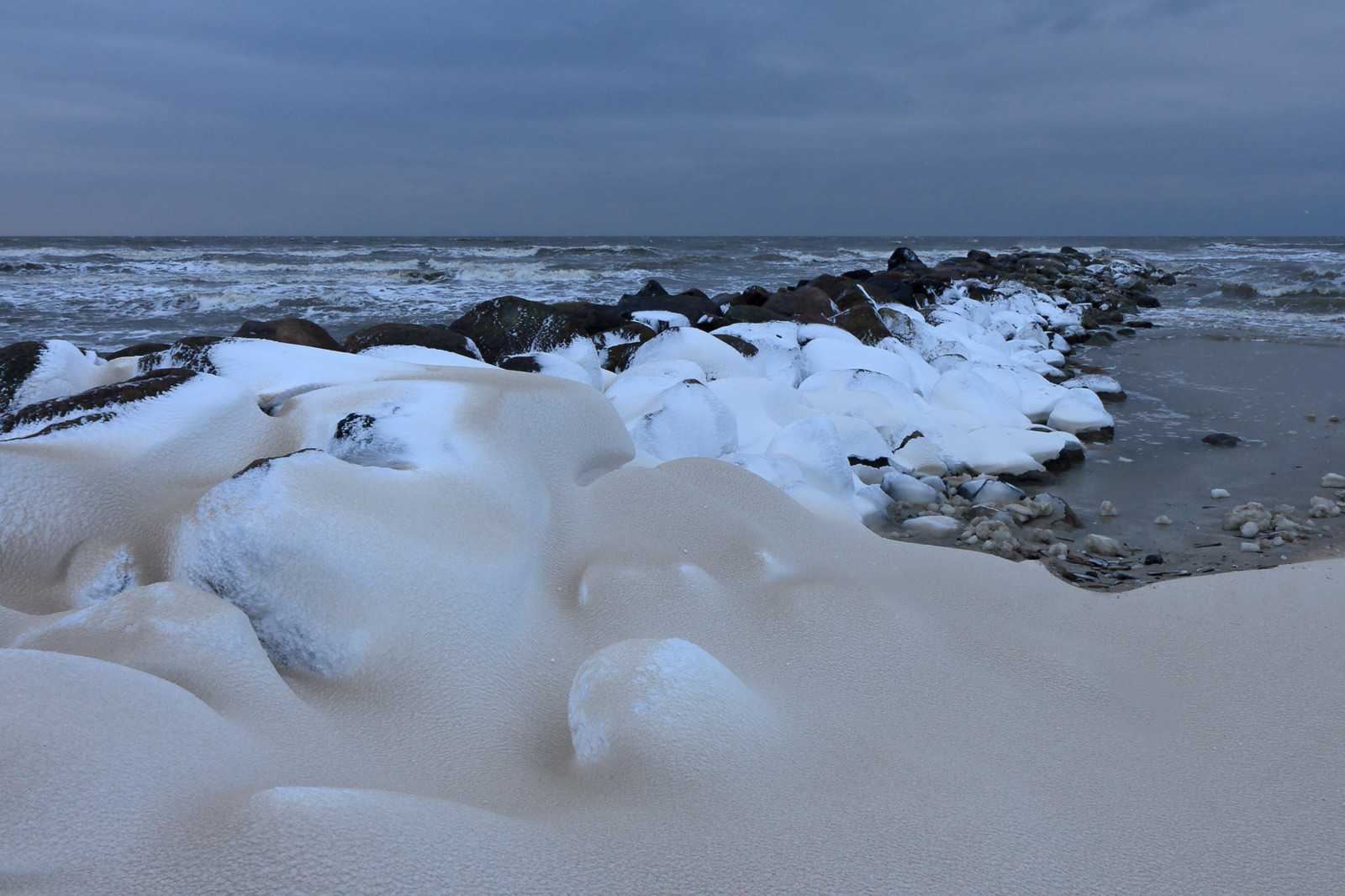 Danmark, Syddanmark, Dánsko, Dánsko, Blavand, cesta, cestování, Reise, canoneos30d, Kánon, eos, 30d, Canonefs1755f28isusm, EFS, 1755, F28, je, USM, Severní, moře, Nordsee, pramen, Strandspaziergang, Spaziergang, pláž, Procházka, přímořská krajina, pobřeží, k ste, písek, Schnee, sníh, Kalt, Studený, eis, led, čokoláda, Krém, zima
