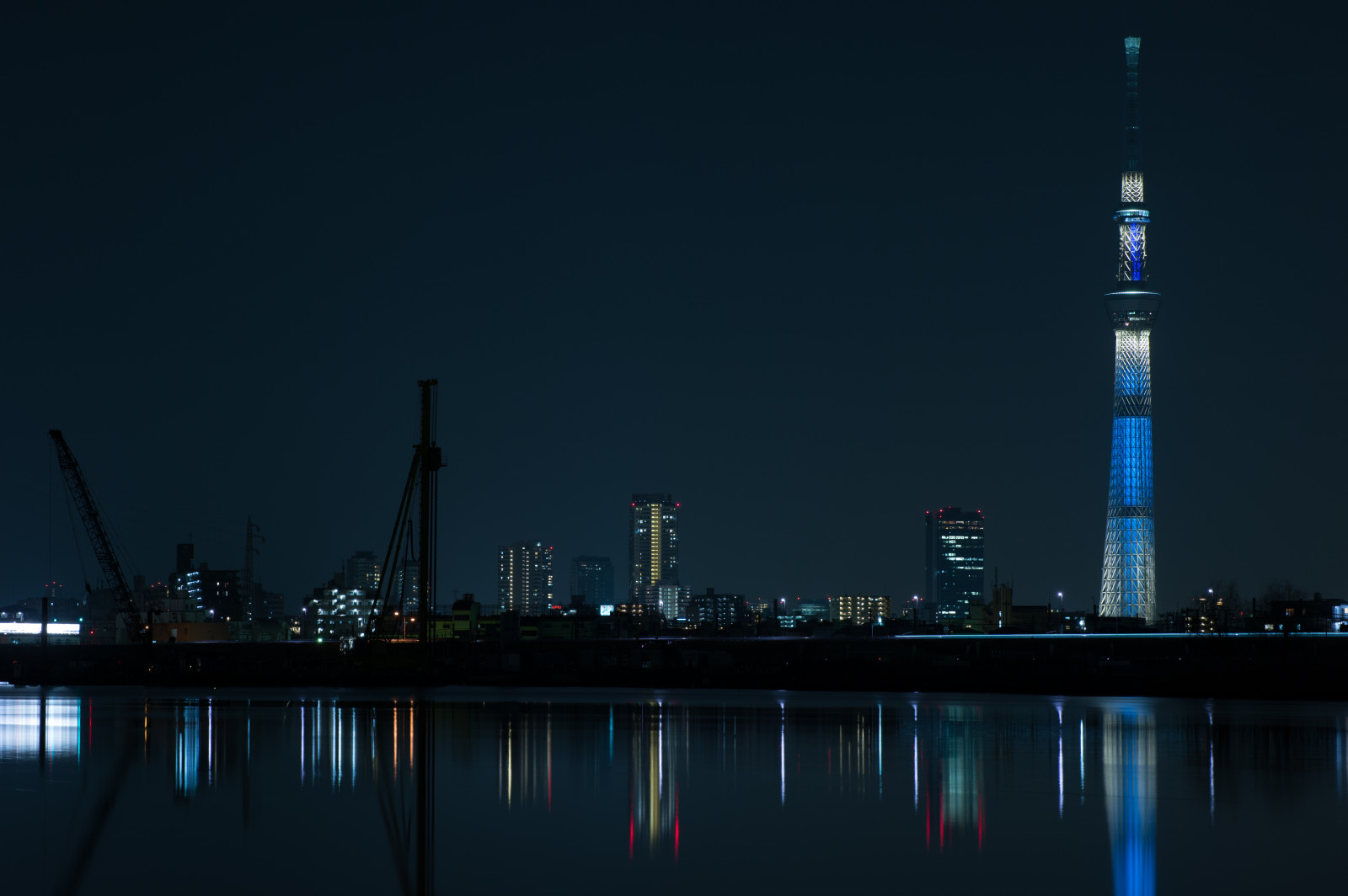 Japonsko, město, panoráma města, noc, architektura, odraz, panoráma, mrakodrap, večer, věž, horizont, Nikon, soumrak, metropole, Tokio, jp, Skytree, světlo, NIKKOR, svítání, osvětlené, osvětlení, tma, iki, mezník, Tokyo Sky Tree, horikiri, afs105mmf14eed, afsnikkor105mmf14eed, df, Atmosféra Země, lidské osídlení