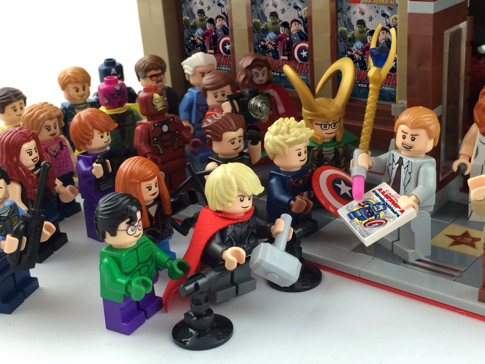 cosplay, město, LEGO, fotograf, Vrak, Steve, Hračka, komiks, prapor, hrát si, Rtuť, palác, Hawkeye, Zuřivost, Loki, Starlord, Ultron, Bruce, dítě, děti, stáří, divadlo, film, kino, robert, tvůrce, parker, zázrak, minifigures, jr, pavoučí muž, Železný muž, kapitán Amerika, batole, Petr, Rogers, Chris, Evans, premiéra, Černá vdova, tonystark, Joss, Whedon, Downey, Scarletwitch