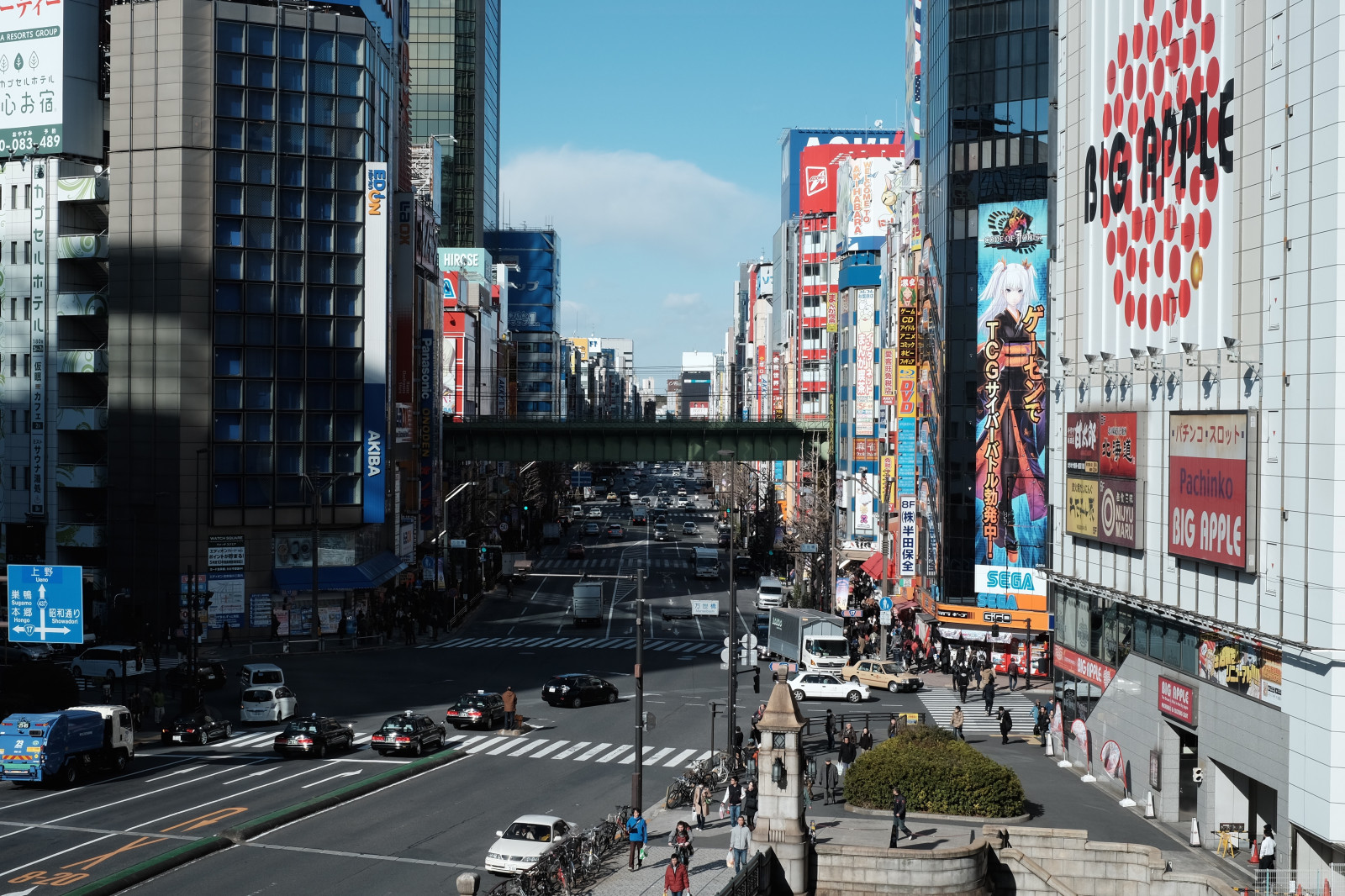 město, ulice, panoráma města, silnice, panoráma, mrakodrap, provoz, město, doprava, metropole, Tokio, Fujifilm, infrastruktura, pěší, Akihabara, centrum, Fujinon, classicchrome, x, xf35mm, XT1, xf35mmf12r, pruh, urban area, Metropolitní oblast, lidské osídlení, sousedství, panelový dům, veřejná doprava