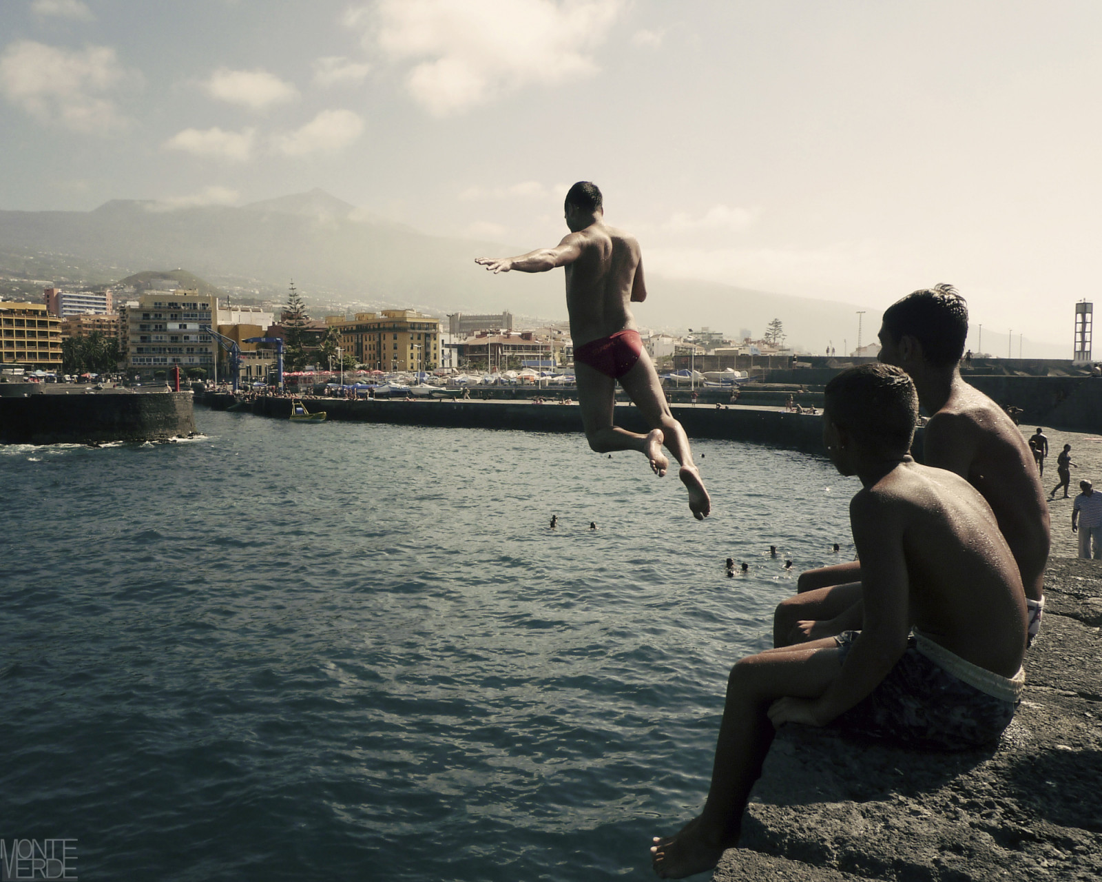 mare, estate, espana, acqua, lumix, mar, saltare, salto, Spagna, agua, vacanze, fine settimana, Panasonic, Verano, Tenerife, Salto, Teide, isole Canarie, puertodelacruz, islascanarias, Puertocruz, LX3, Tirarsealagua