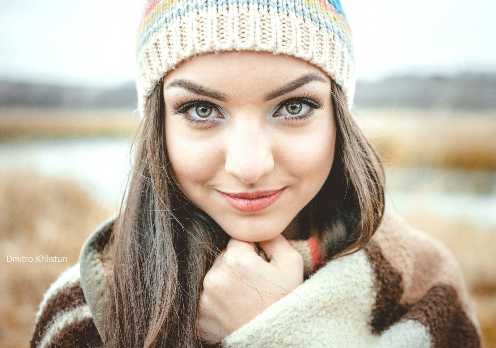 ansigt, Kvinder, model, portræt, hat, fotografering, mode, hår, beanie, Person, hud, tøj, hoved, pige, skønhed, smil, øje, kasket, hovedbeklædning, frisure, portrætfotografering, Photo shoot, mode tilbehør, organ, strik hue